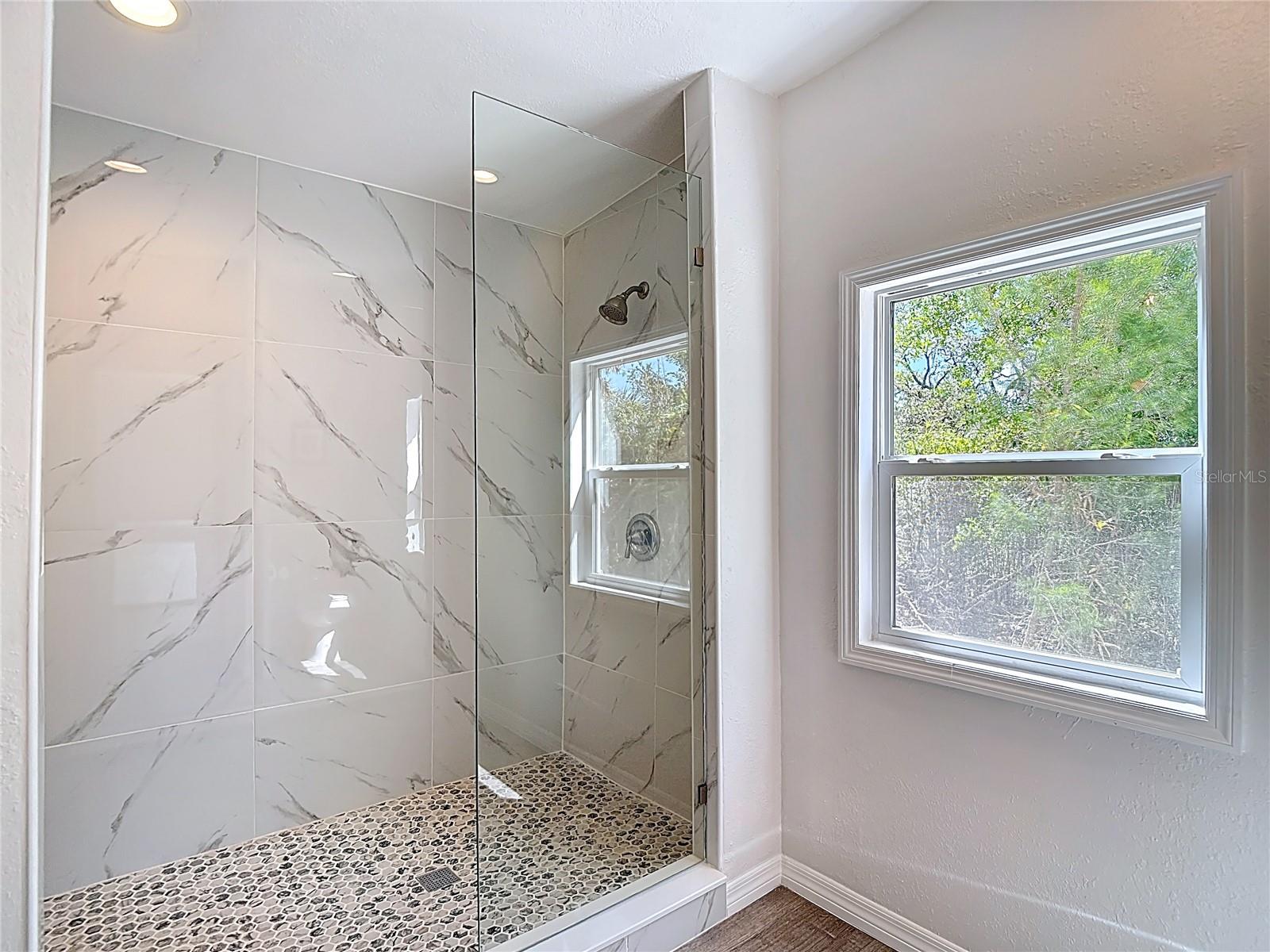 Image 43 of 72 For 17420 Thomas Boulevard