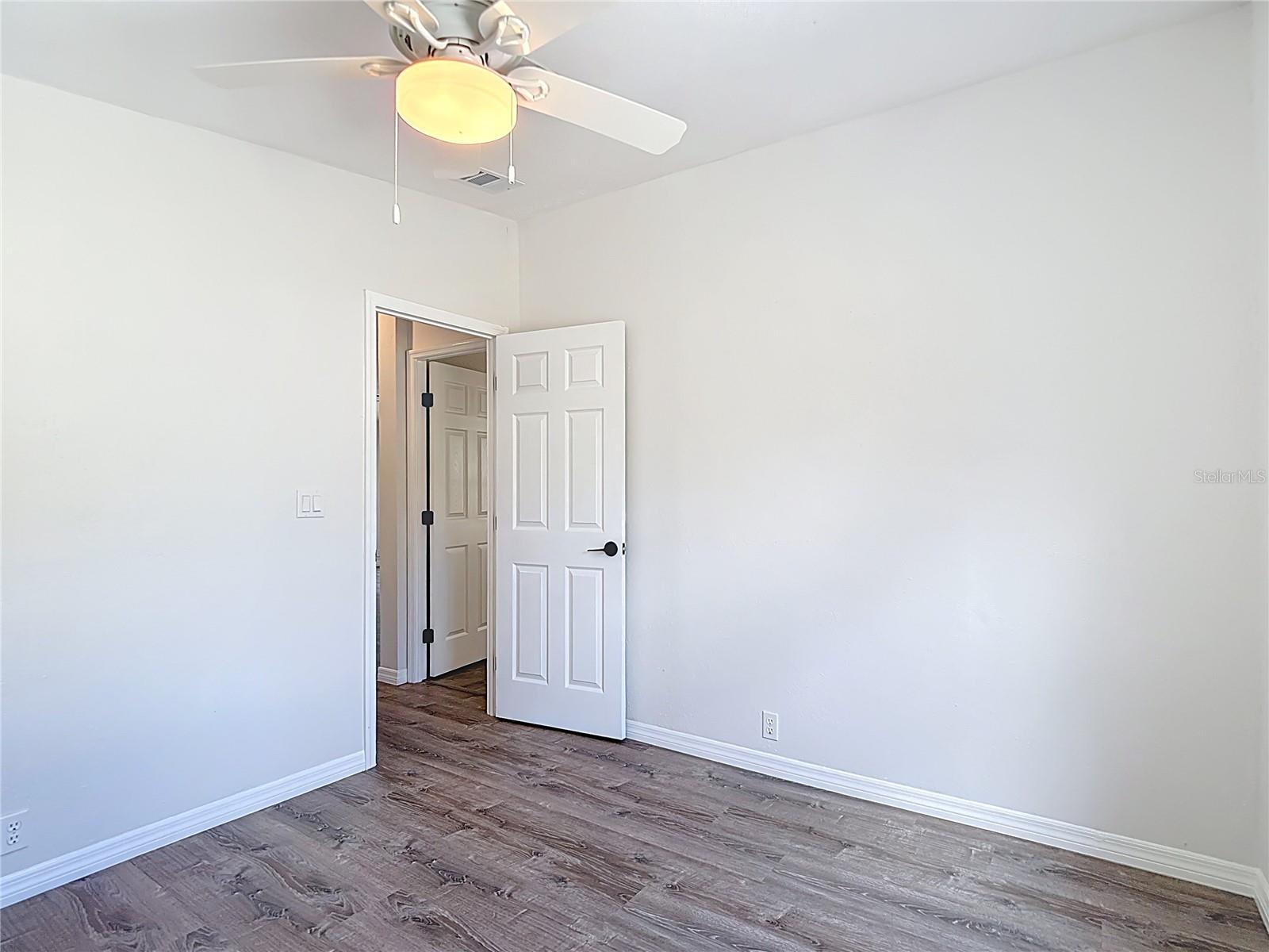 Image 52 of 72 For 17420 Thomas Boulevard