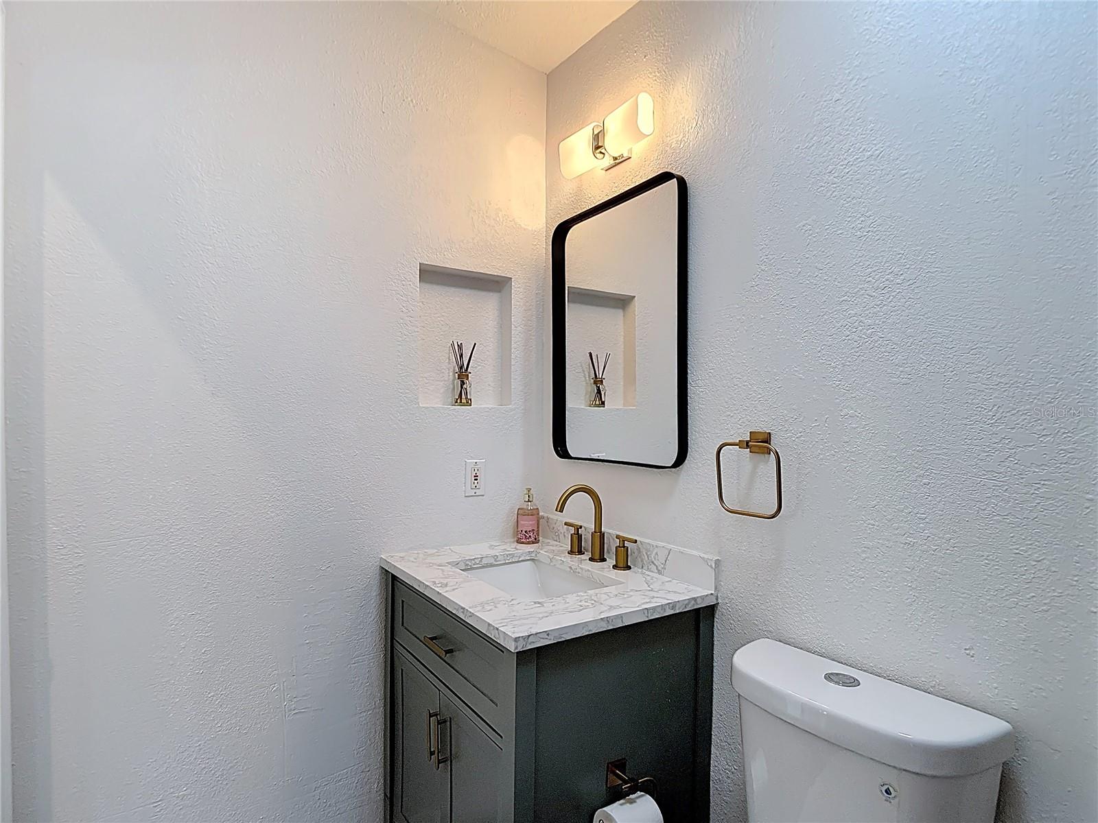 Image 56 of 72 For 17420 Thomas Boulevard