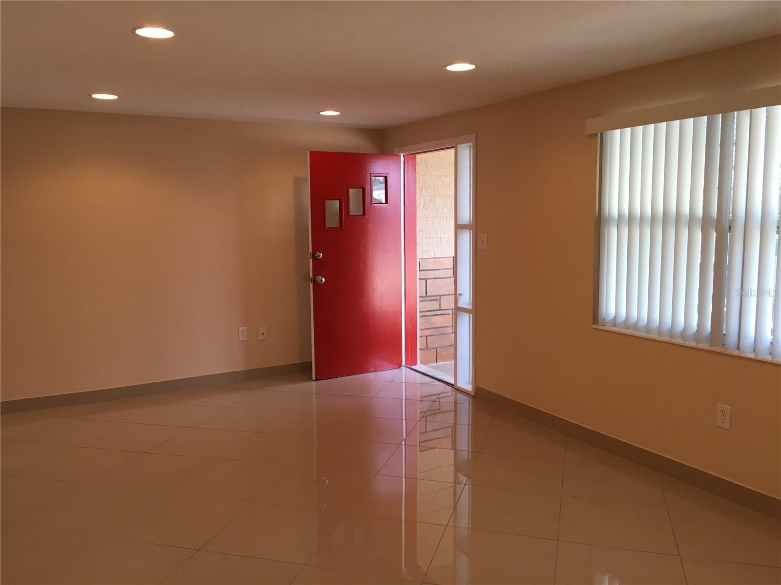 Image 12 of 22 For 1050 Clairborne Street