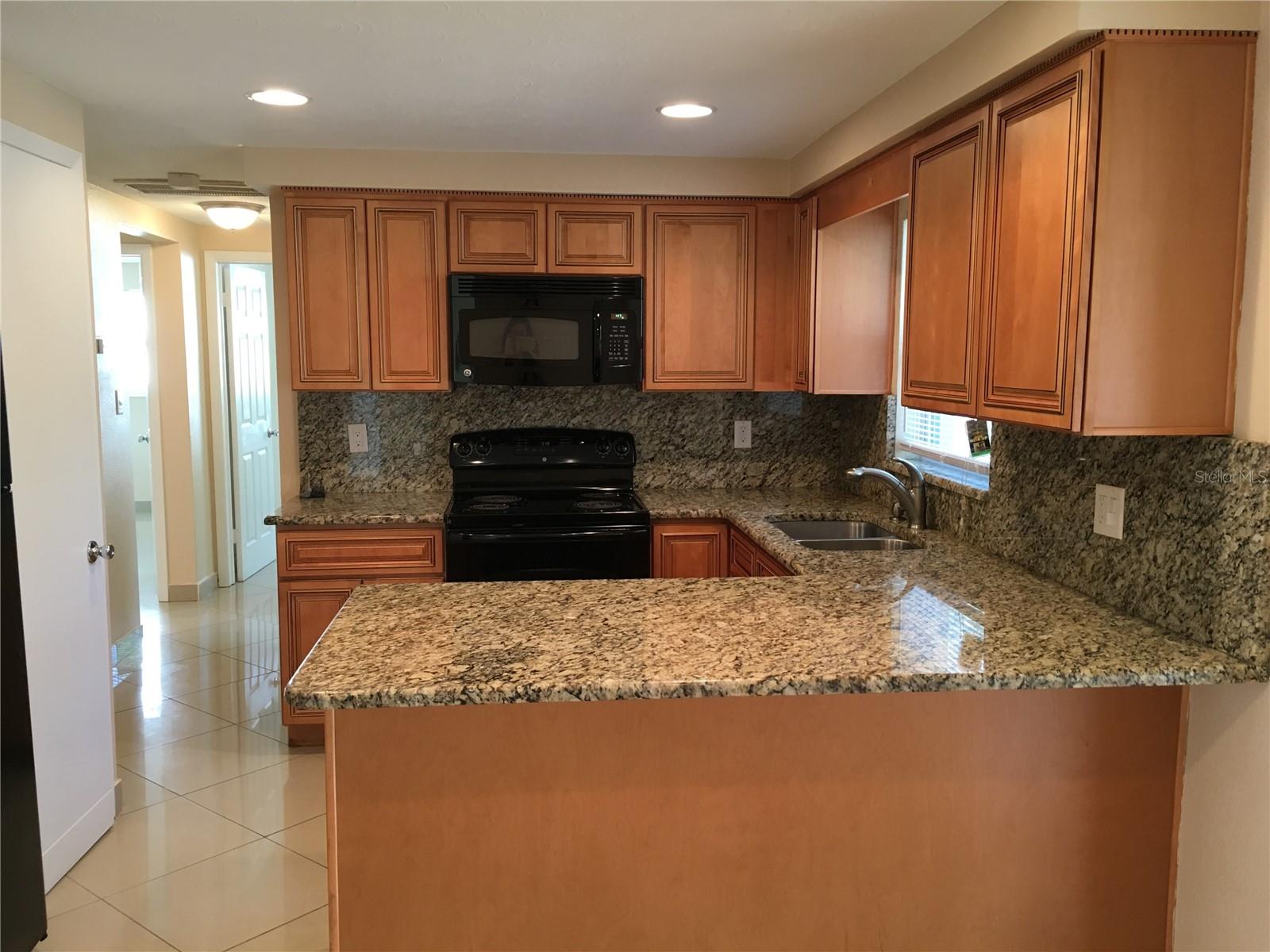 Image 4 of 22 For 1050 Clairborne Street