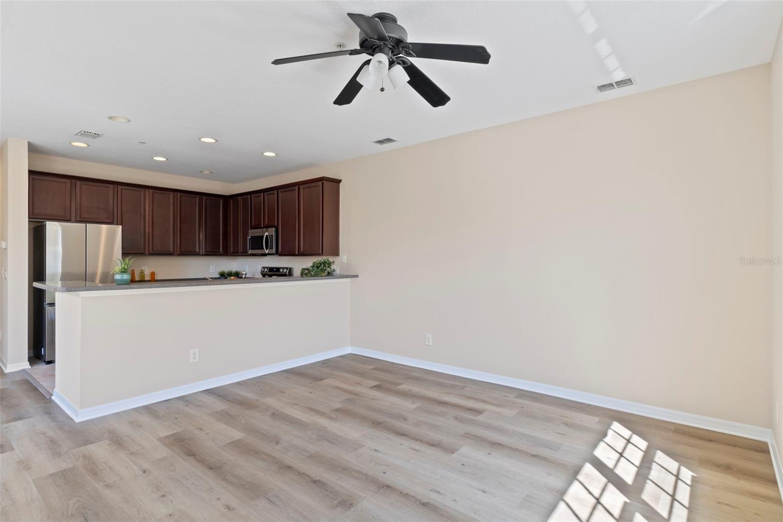 Image 21 of 60 For 5621 Blackfin Drive