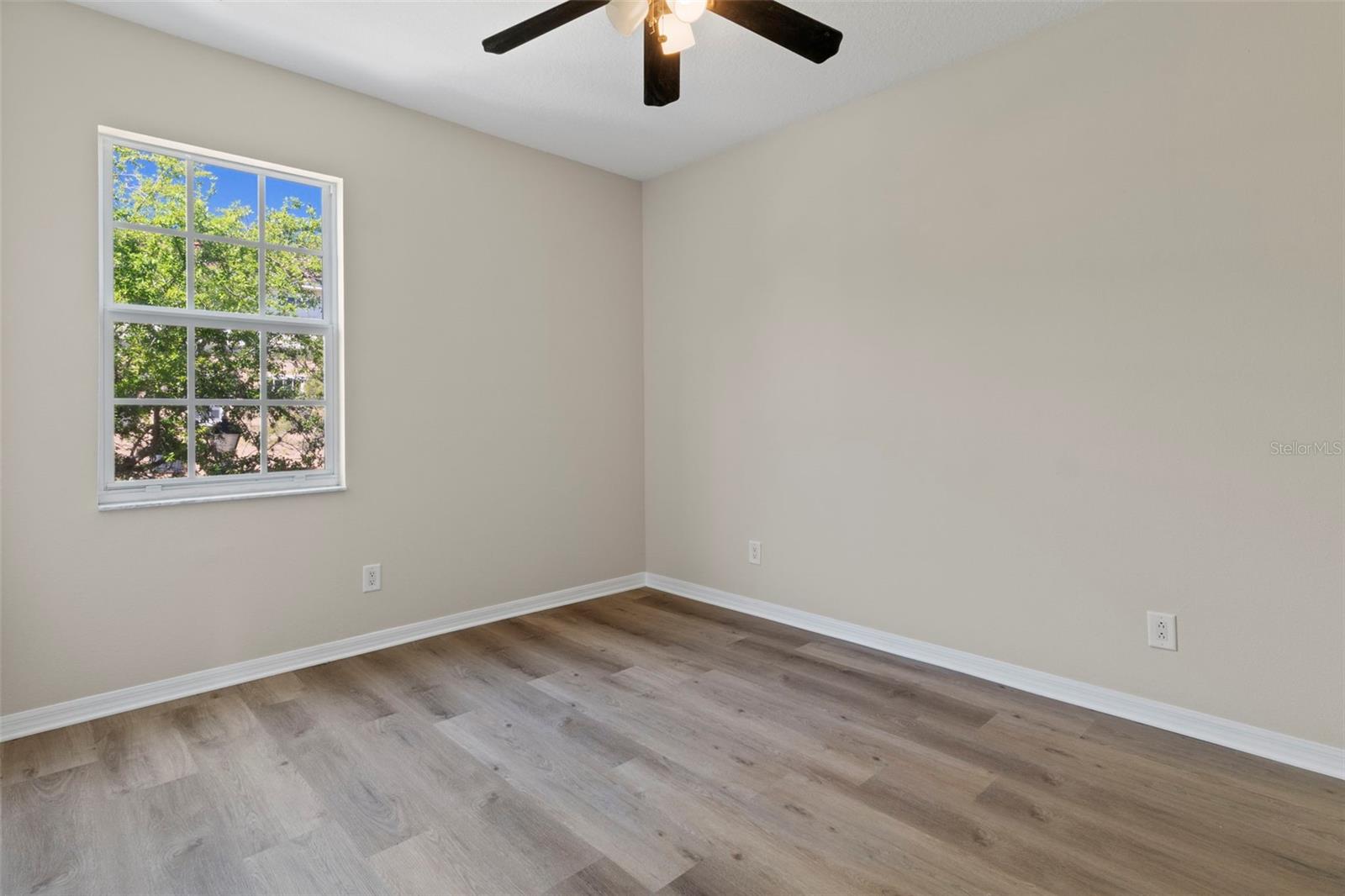 Image 28 of 60 For 5621 Blackfin Drive