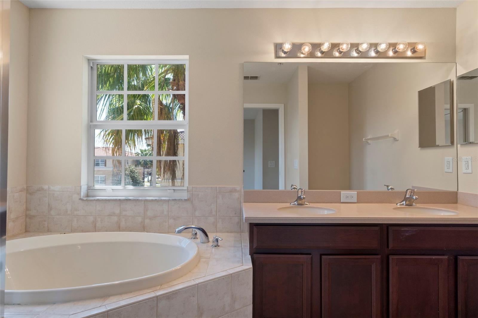 Image 35 of 60 For 5621 Blackfin Drive