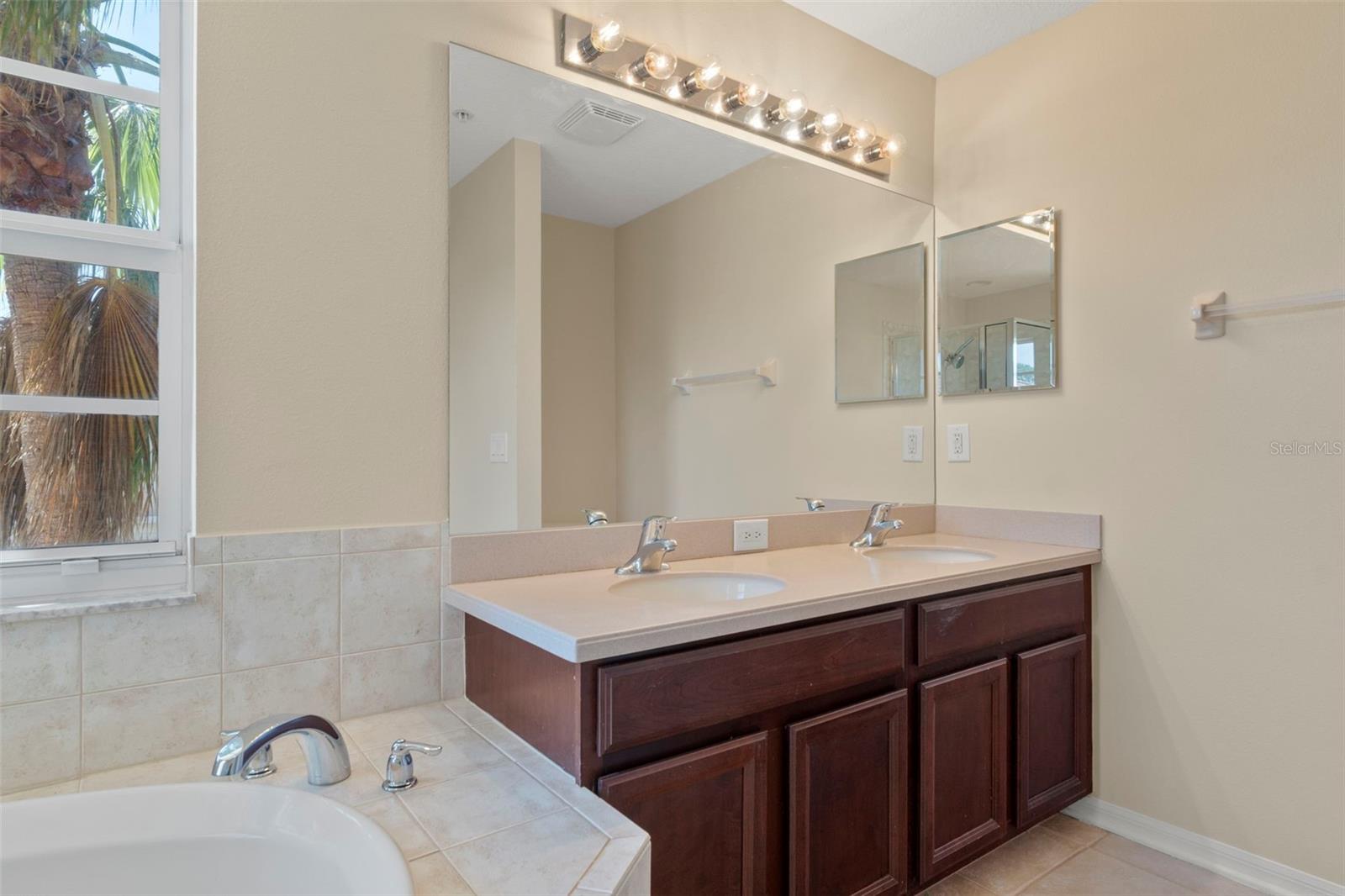 Image 37 of 60 For 5621 Blackfin Drive