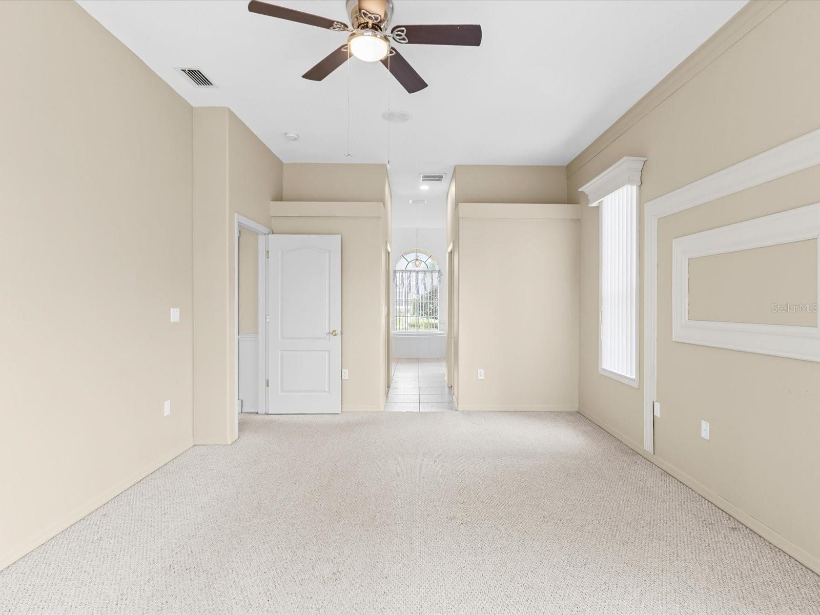 Listing photo id 11 for 13944 Talmage Loop