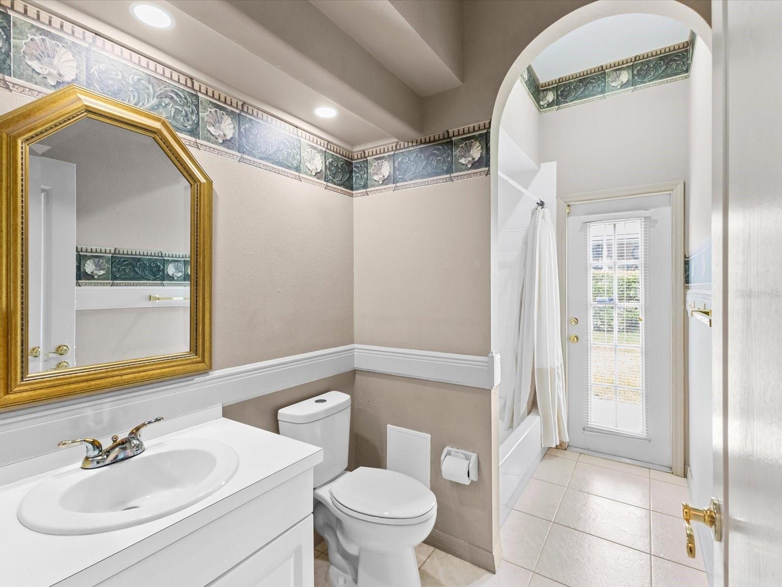 Listing photo id 25 for 13944 Talmage Loop