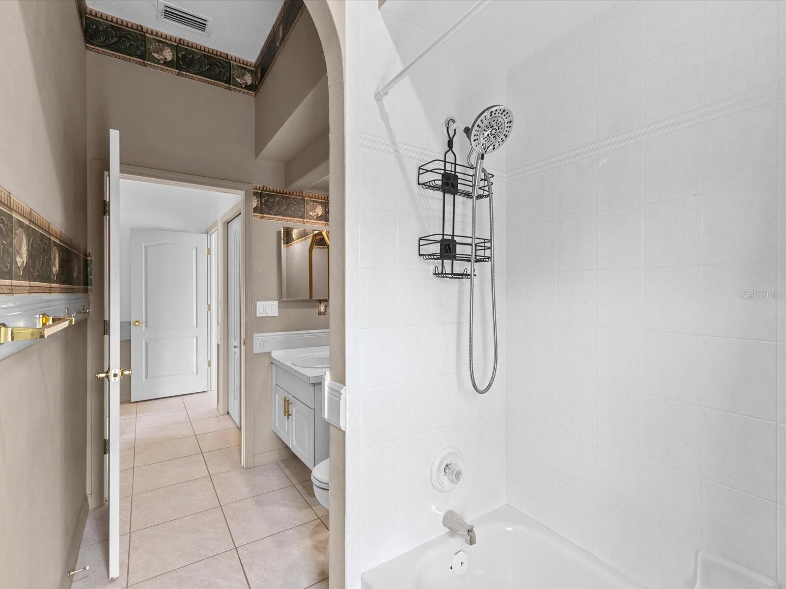 Listing photo id 26 for 13944 Talmage Loop