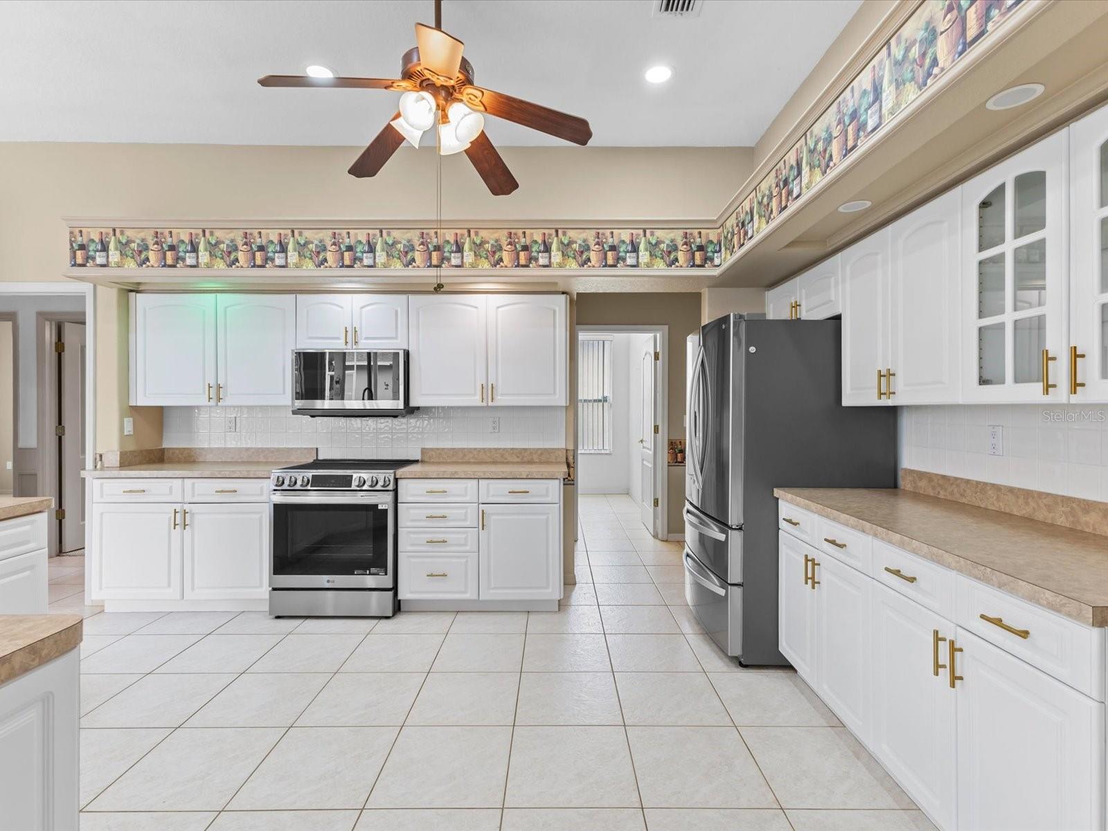 Listing photo id 1 for 13944 Talmage Loop