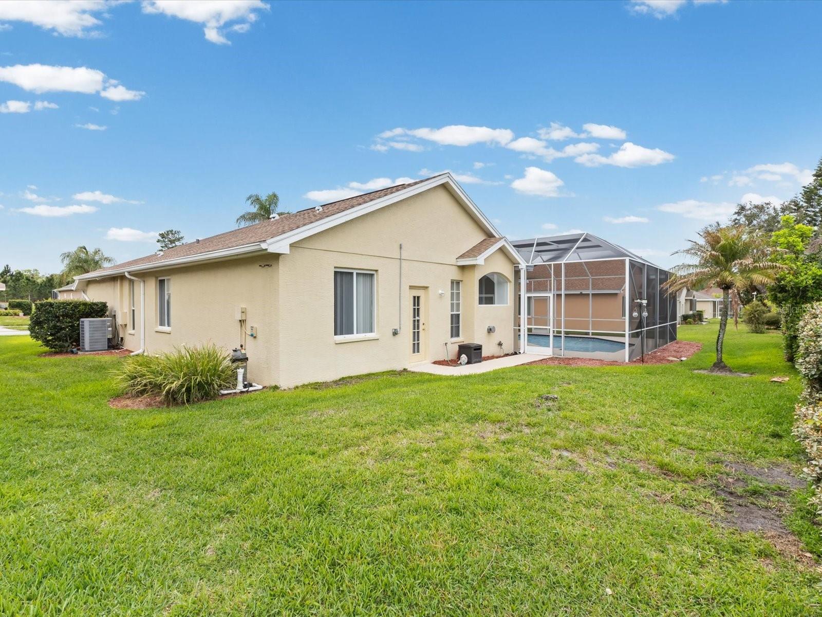 Listing photo id 31 for 13944 Talmage Loop