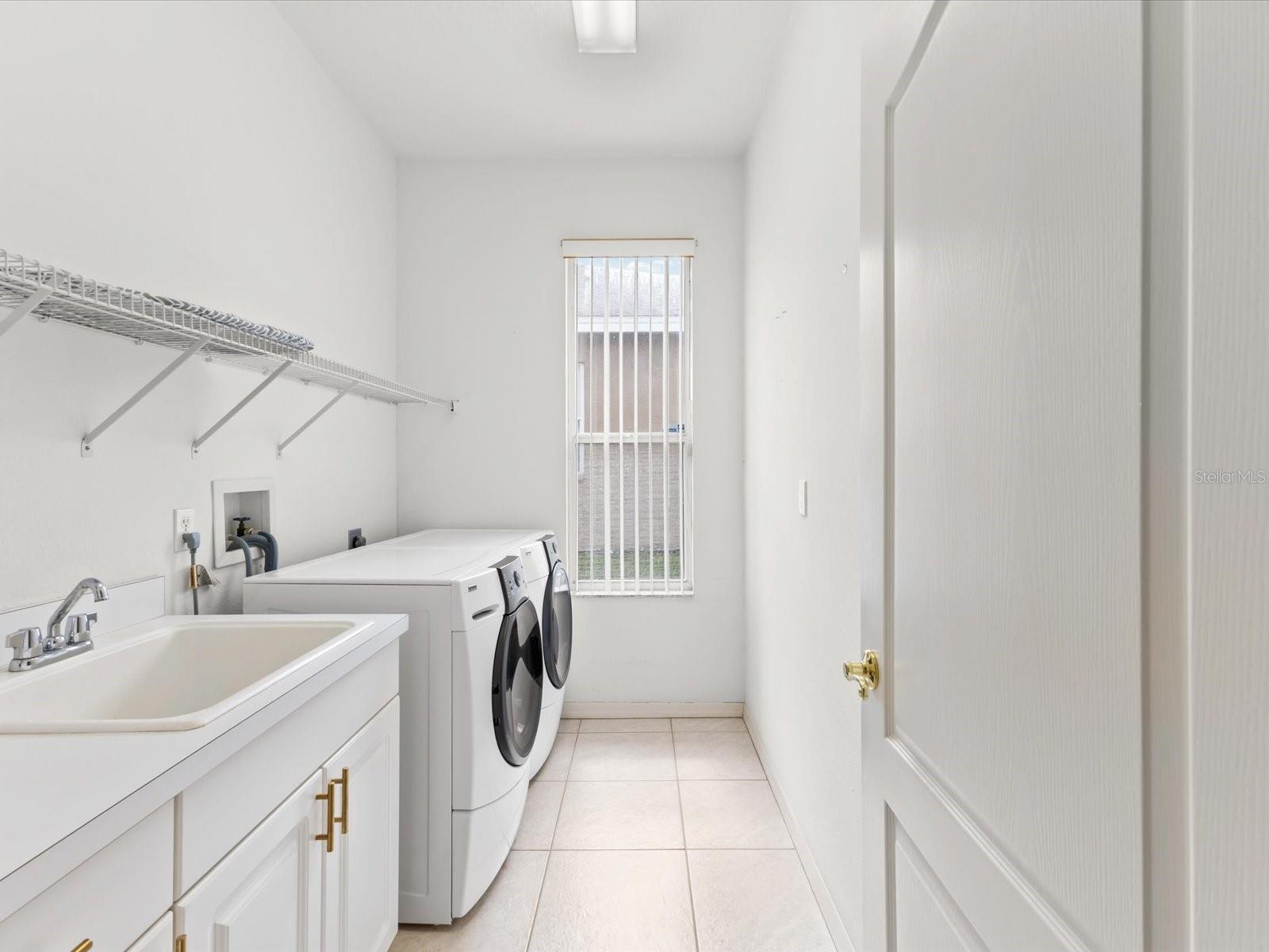 Listing photo id 33 for 13944 Talmage Loop