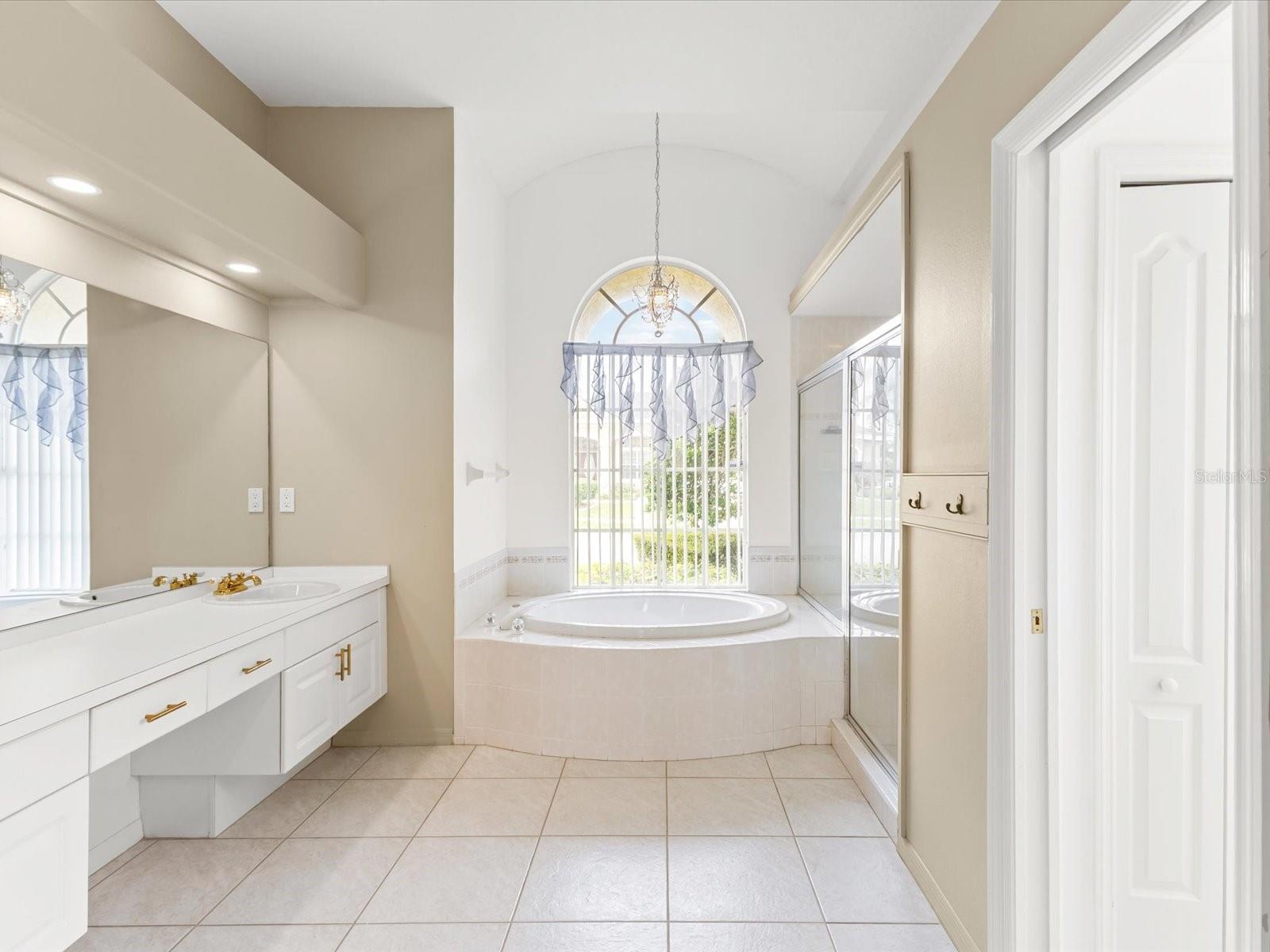 Listing photo id 3 for 13944 Talmage Loop