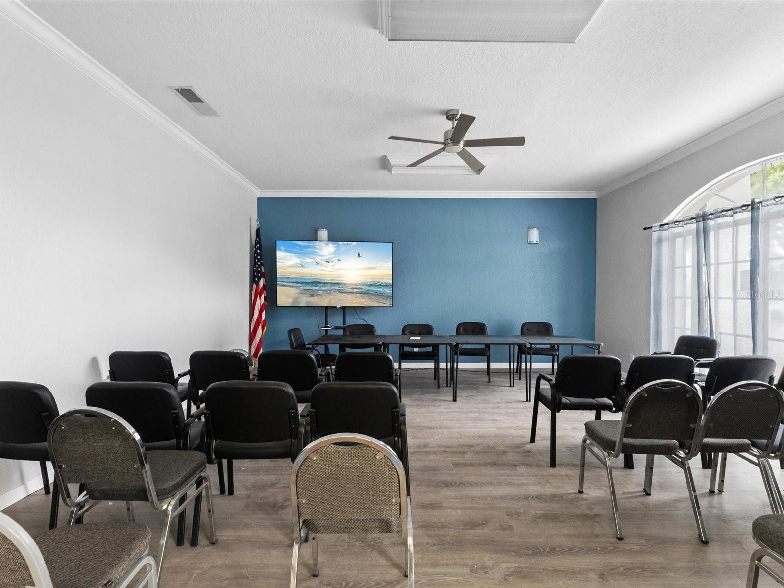 Listing photo id 57 for 13944 Talmage Loop