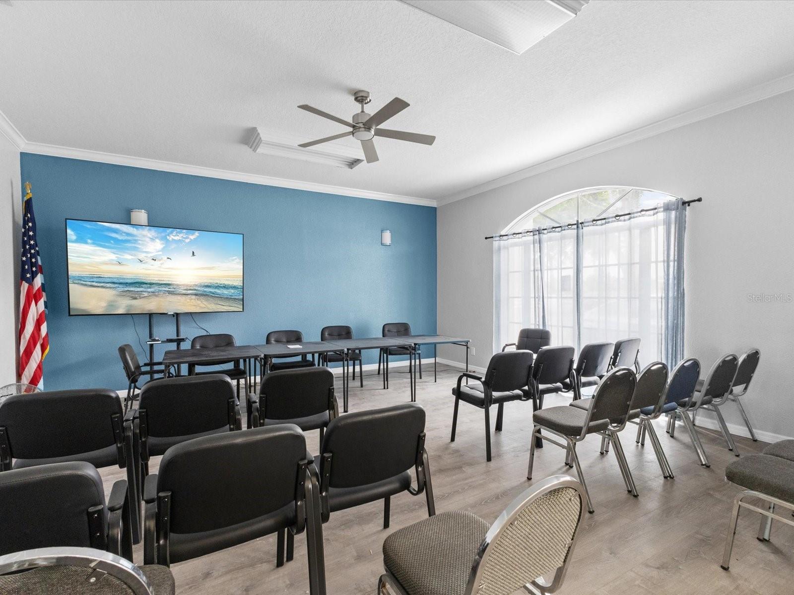 Listing photo id 58 for 13944 Talmage Loop