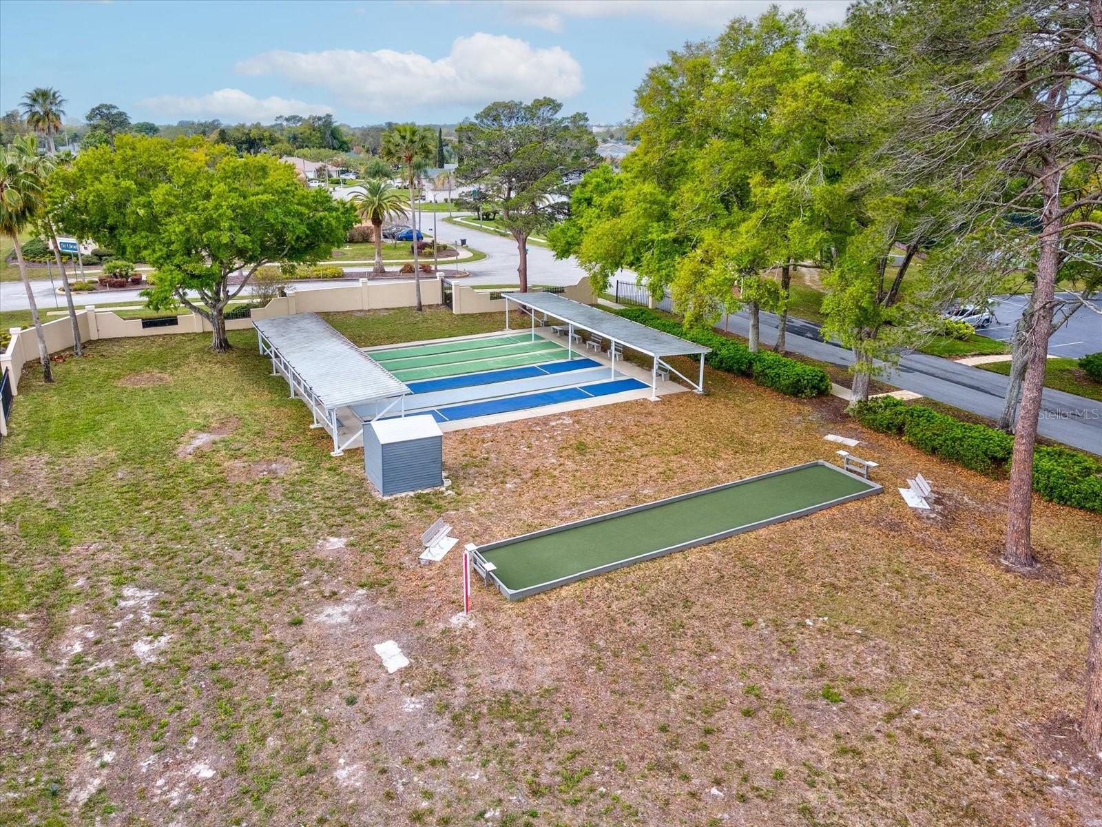 Listing photo id 76 for 13944 Talmage Loop