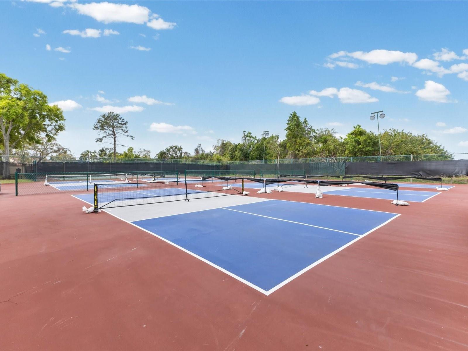 Listing photo id 80 for 13944 Talmage Loop