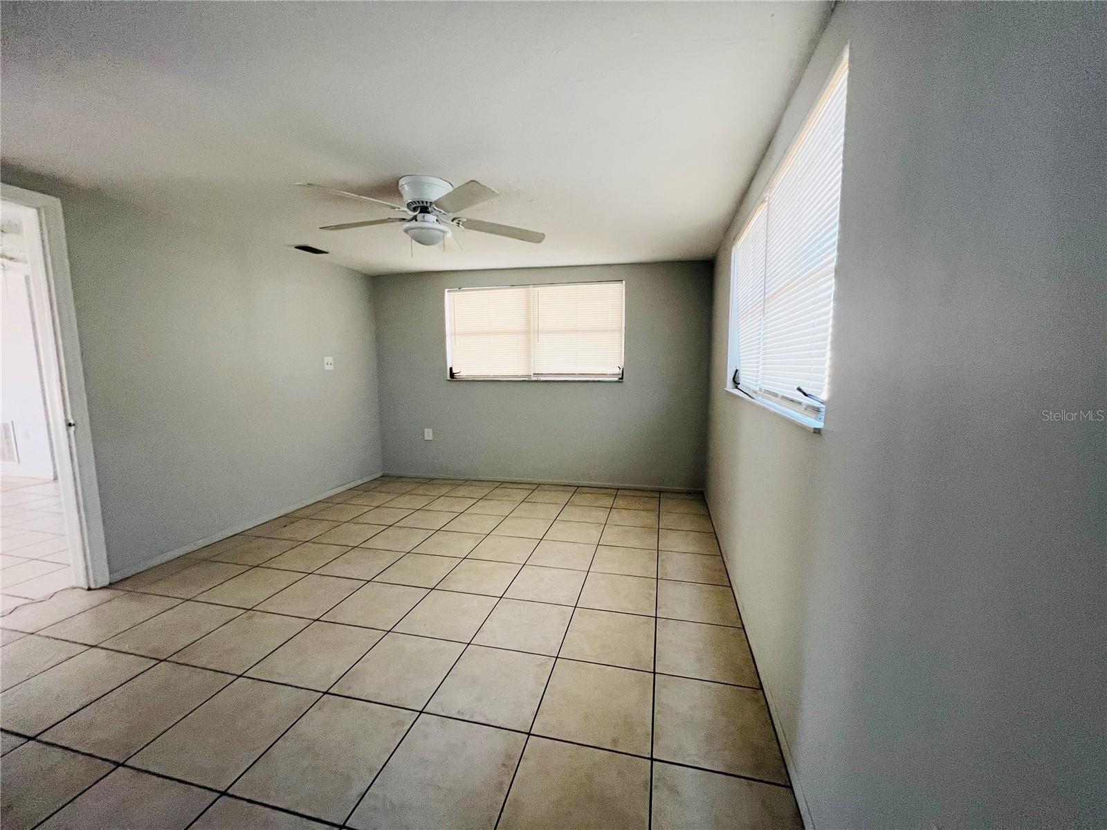 Image 17 of 23 For 7811 Embassy Boulevard