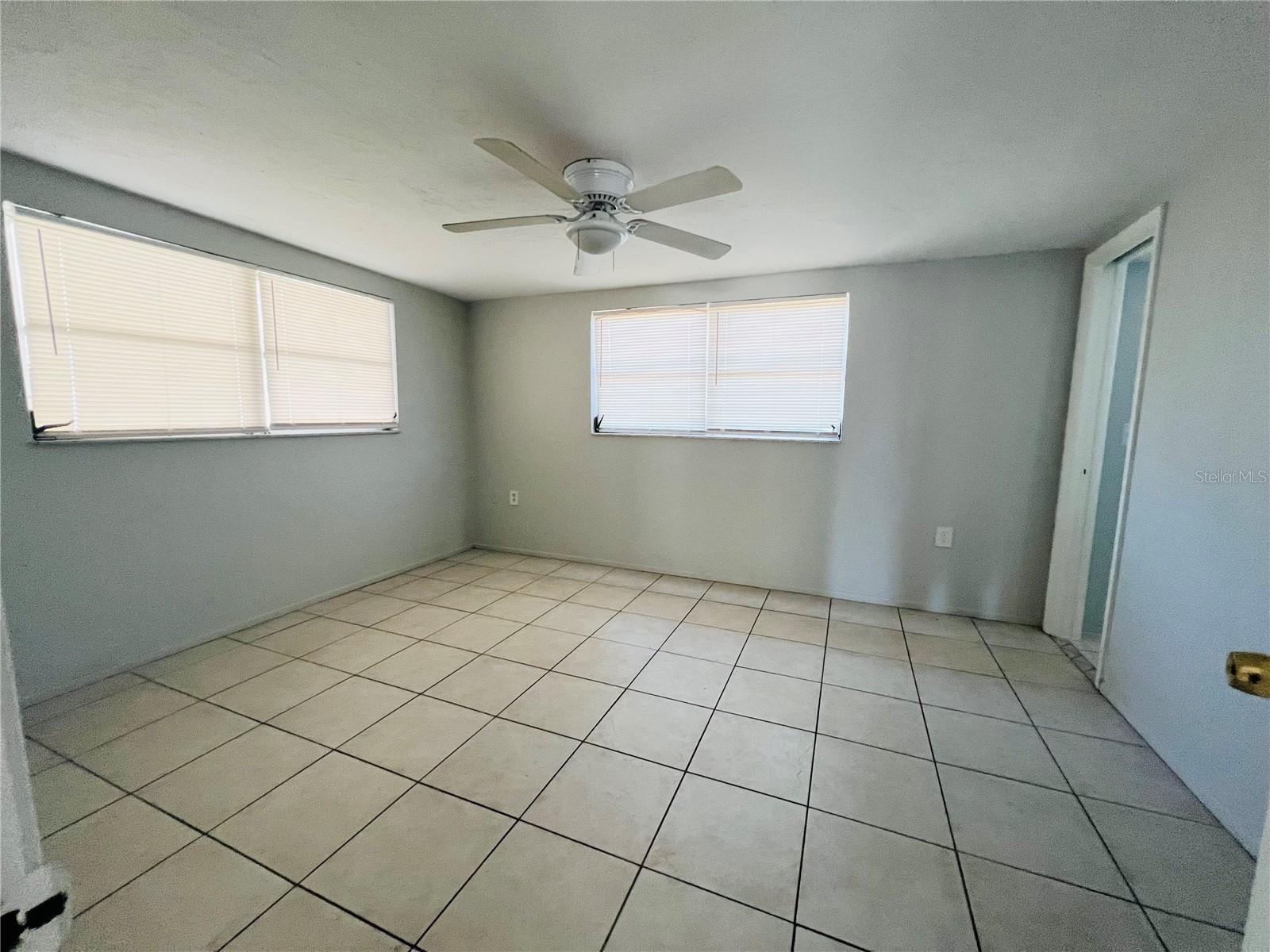 Image 18 of 23 For 7811 Embassy Boulevard