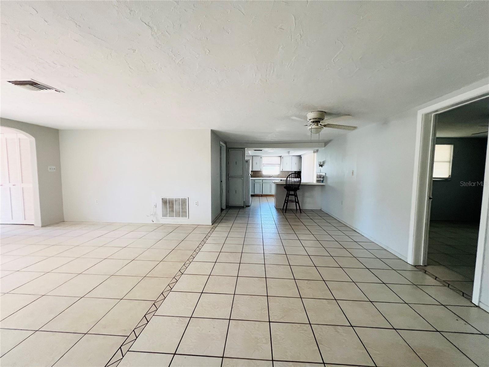 Image 19 of 23 For 7811 Embassy Boulevard