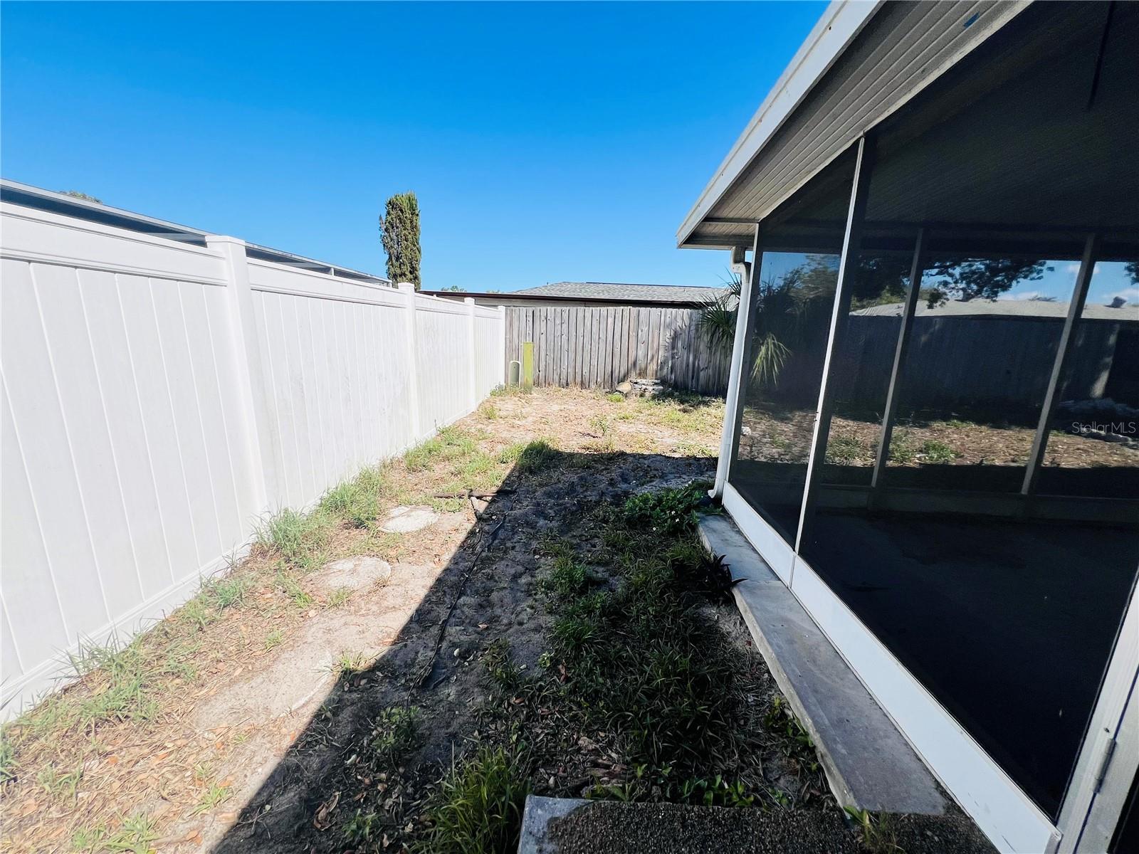 Image 22 of 23 For 7811 Embassy Boulevard