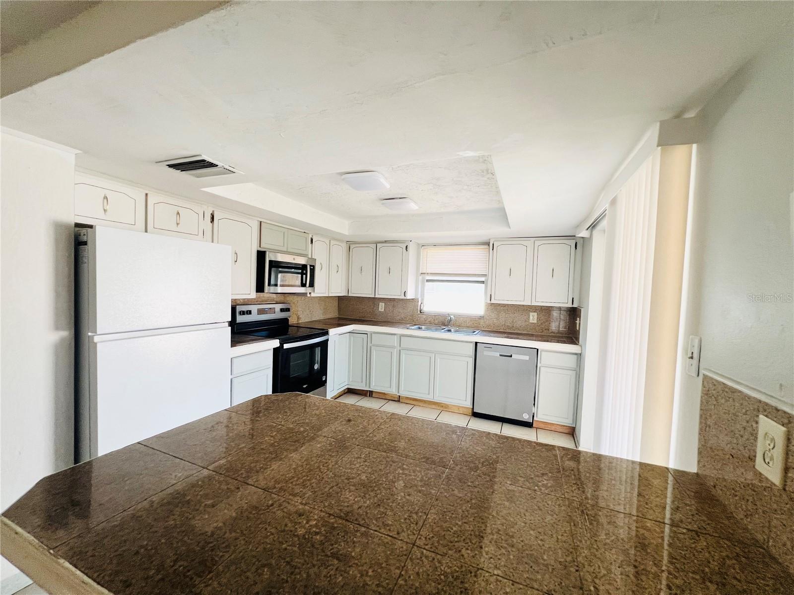 Image 6 of 23 For 7811 Embassy Boulevard