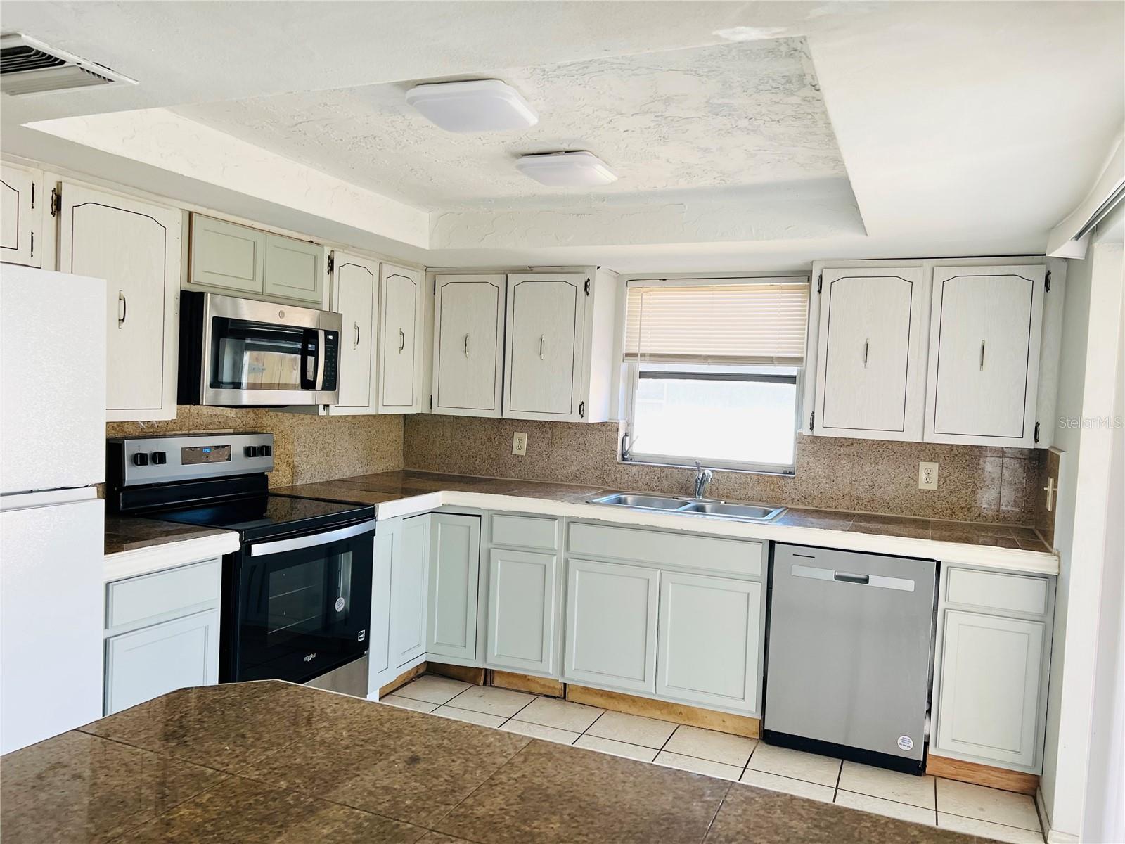 Image 7 of 23 For 7811 Embassy Boulevard