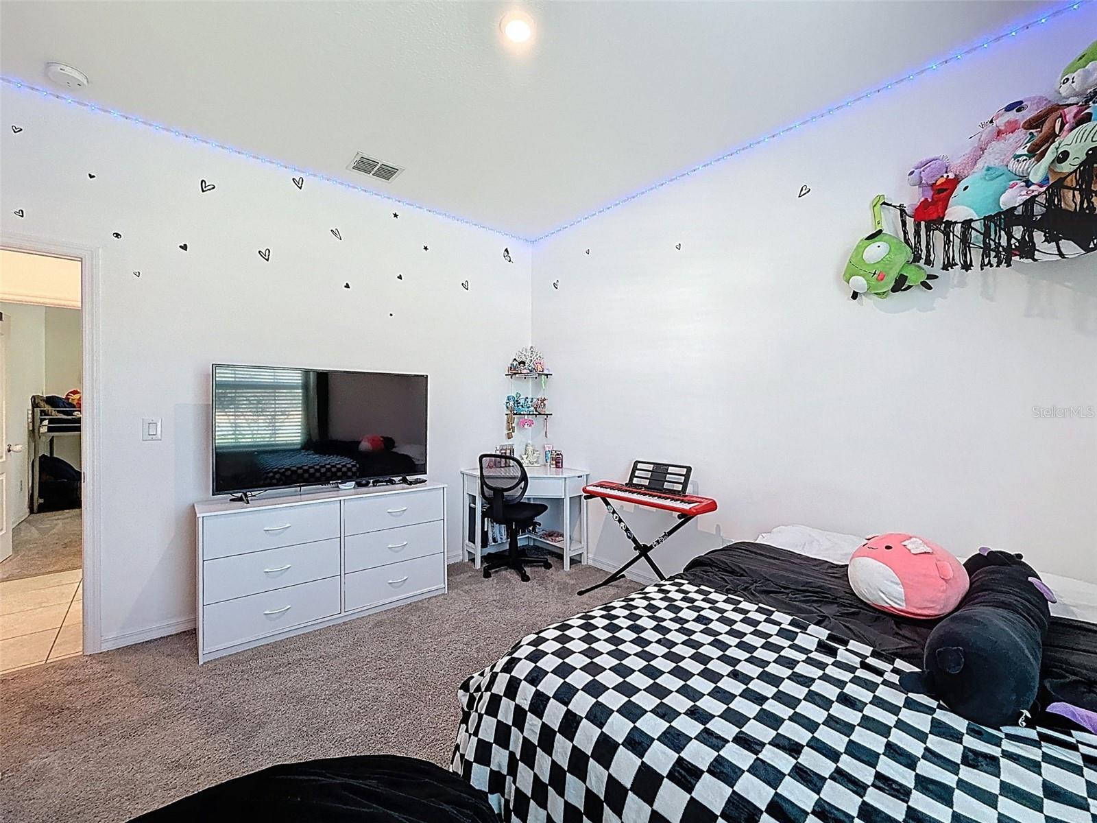 Image 10 of 63 For 15018 Dusky Warbler Road