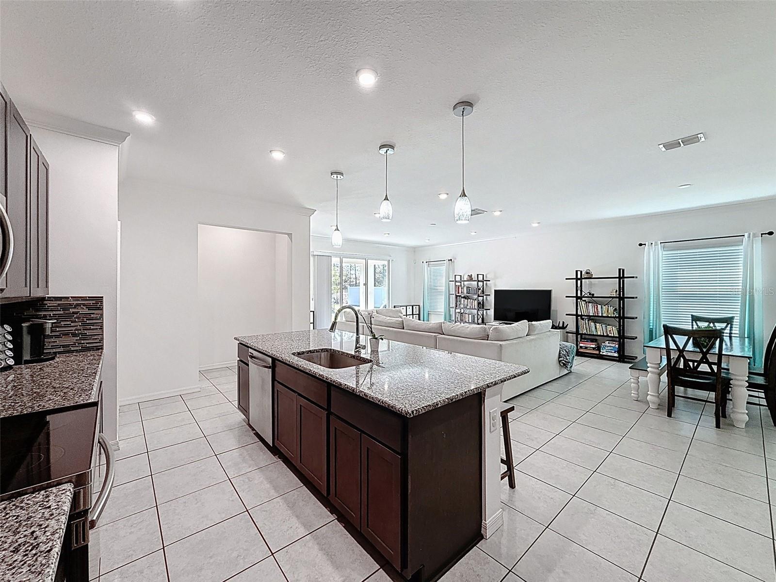 Image 26 of 63 For 15018 Dusky Warbler Road