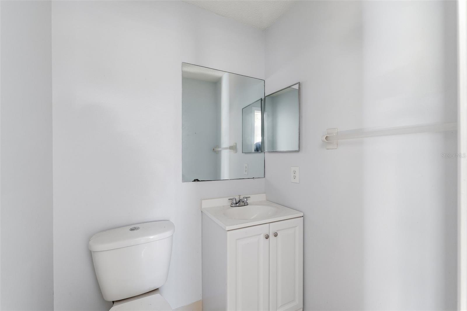 Image 11 of 40 For 1284 London Avenue