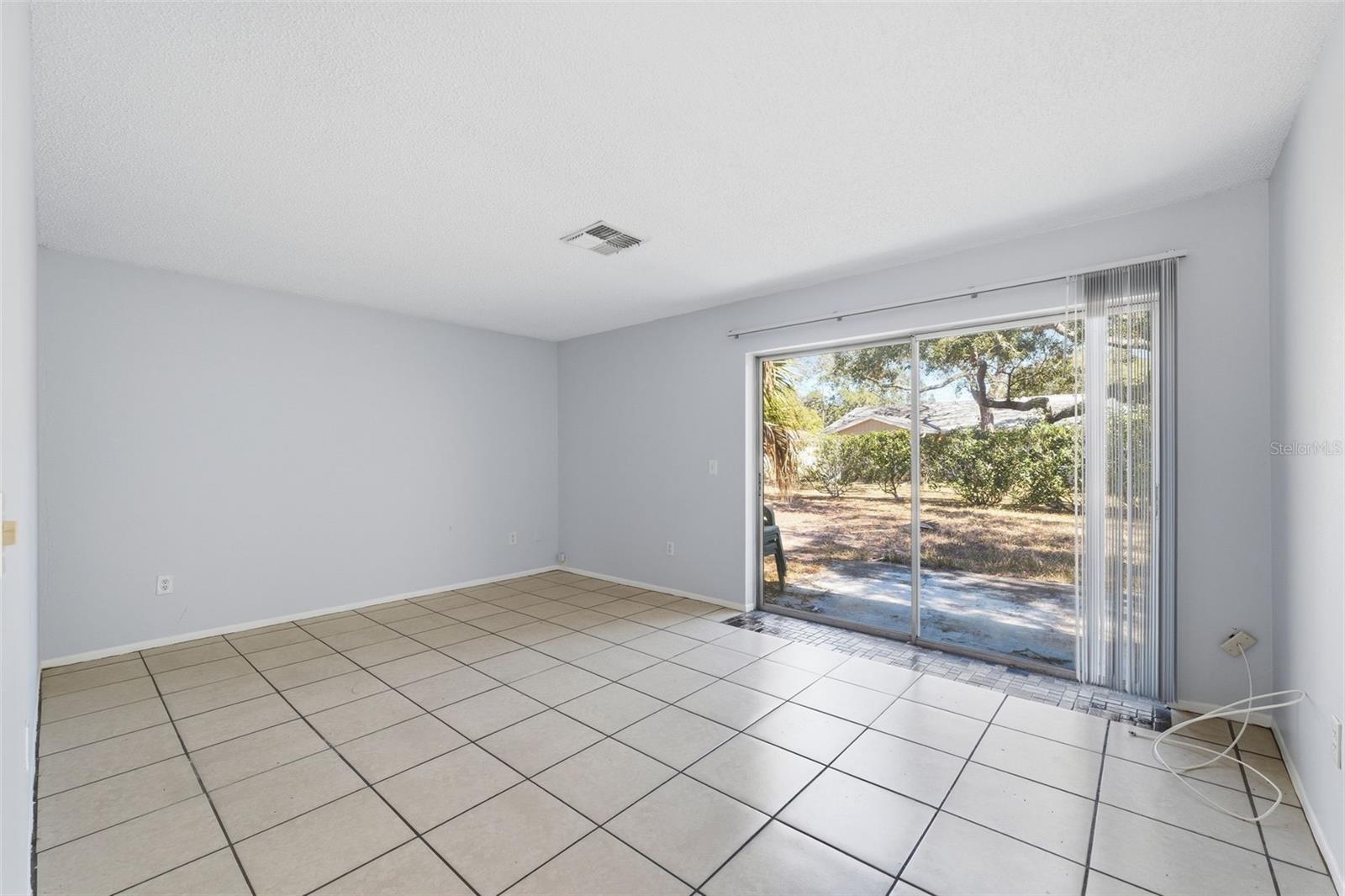 Image 28 of 40 For 1284 London Avenue