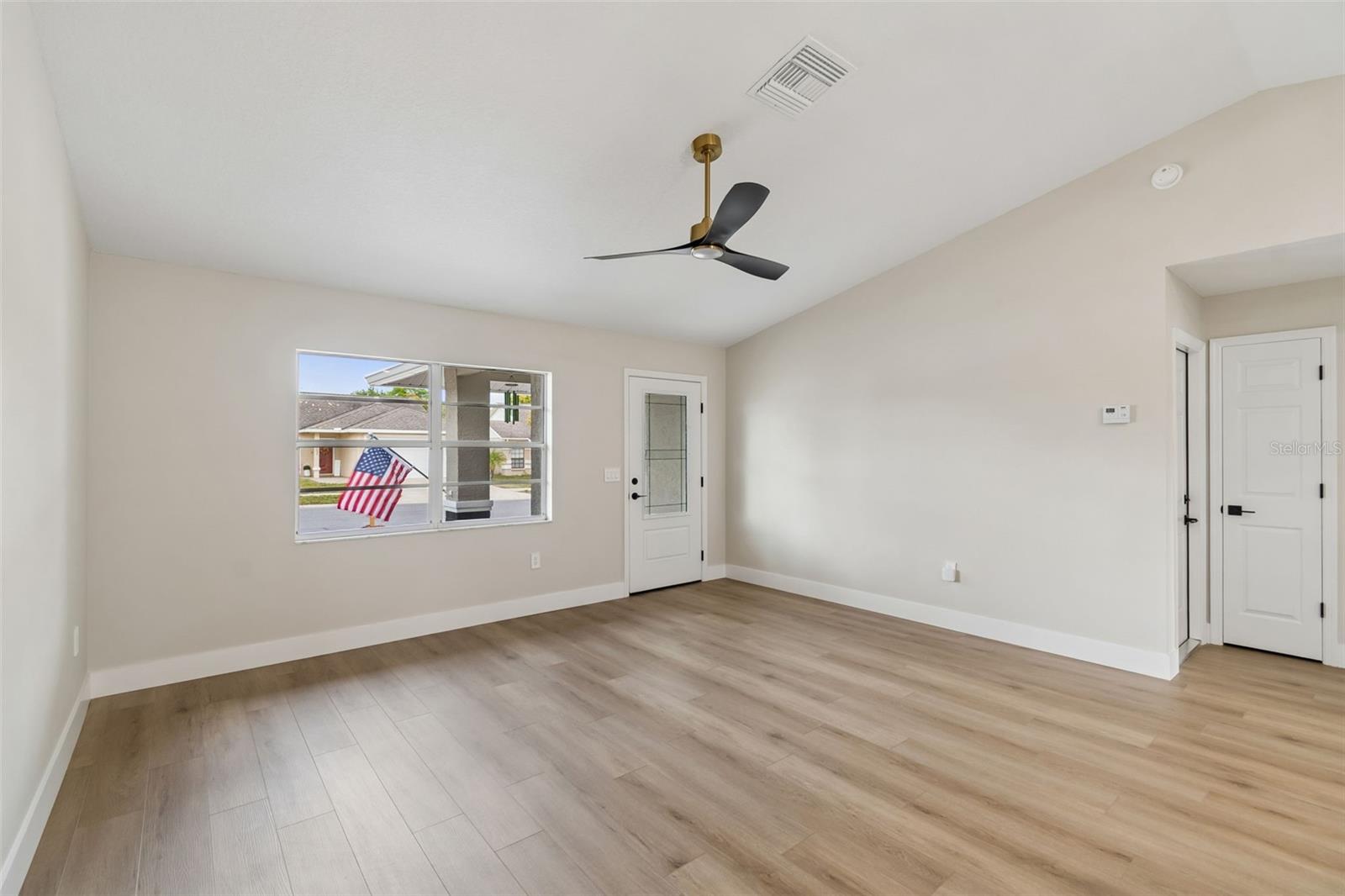 Image 16 of 47 For 11238 Owl Lane