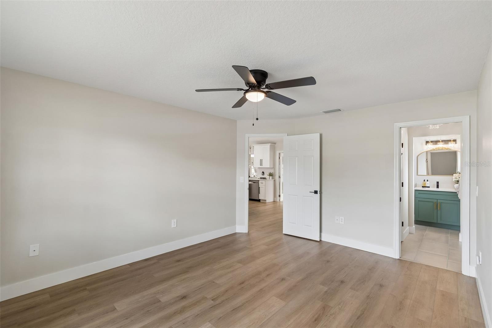 Image 17 of 47 For 11238 Owl Lane