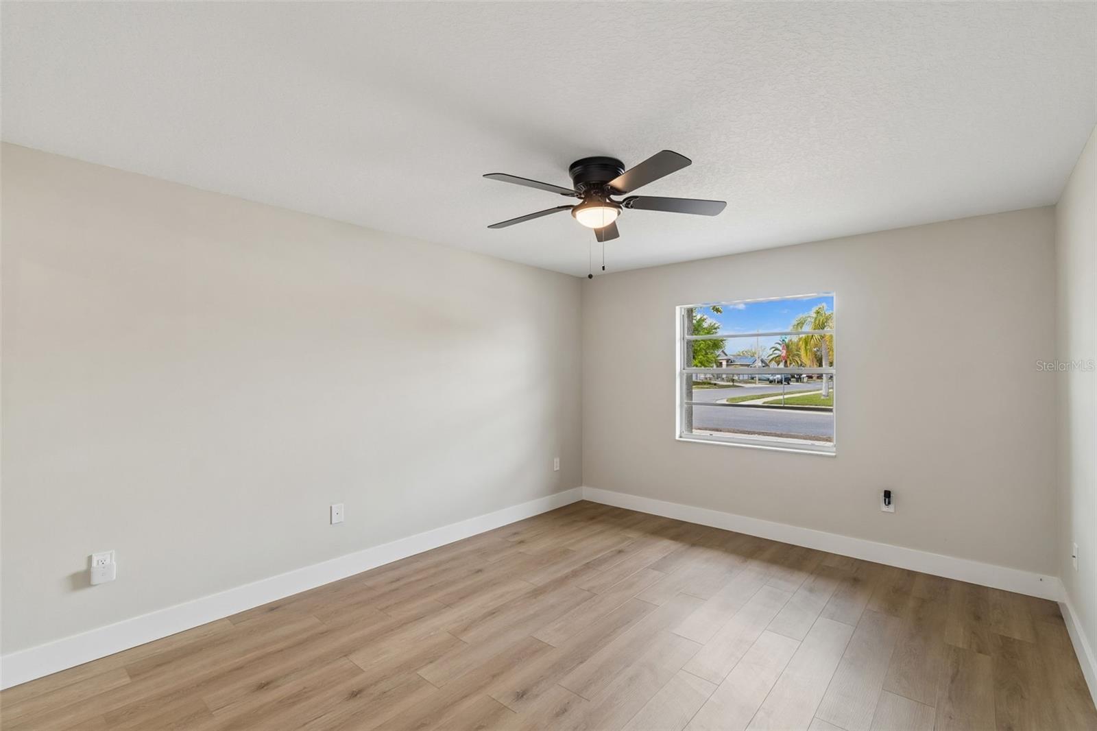 Image 23 of 47 For 11238 Owl Lane