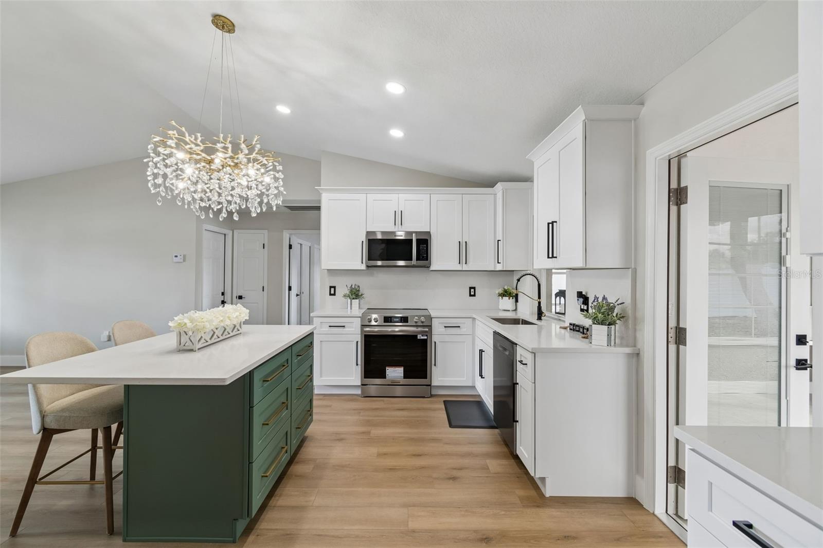 Image 9 of 47 For 11238 Owl Lane