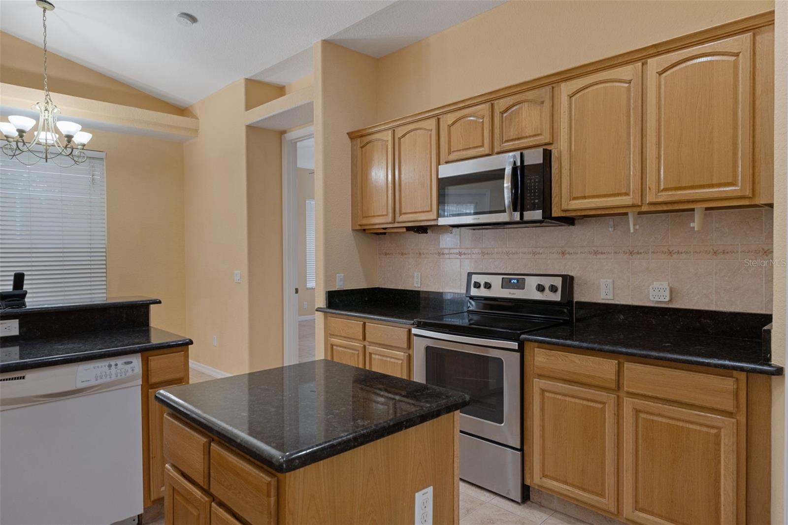 Image 21 of 71 For 17948 Greensboro Street