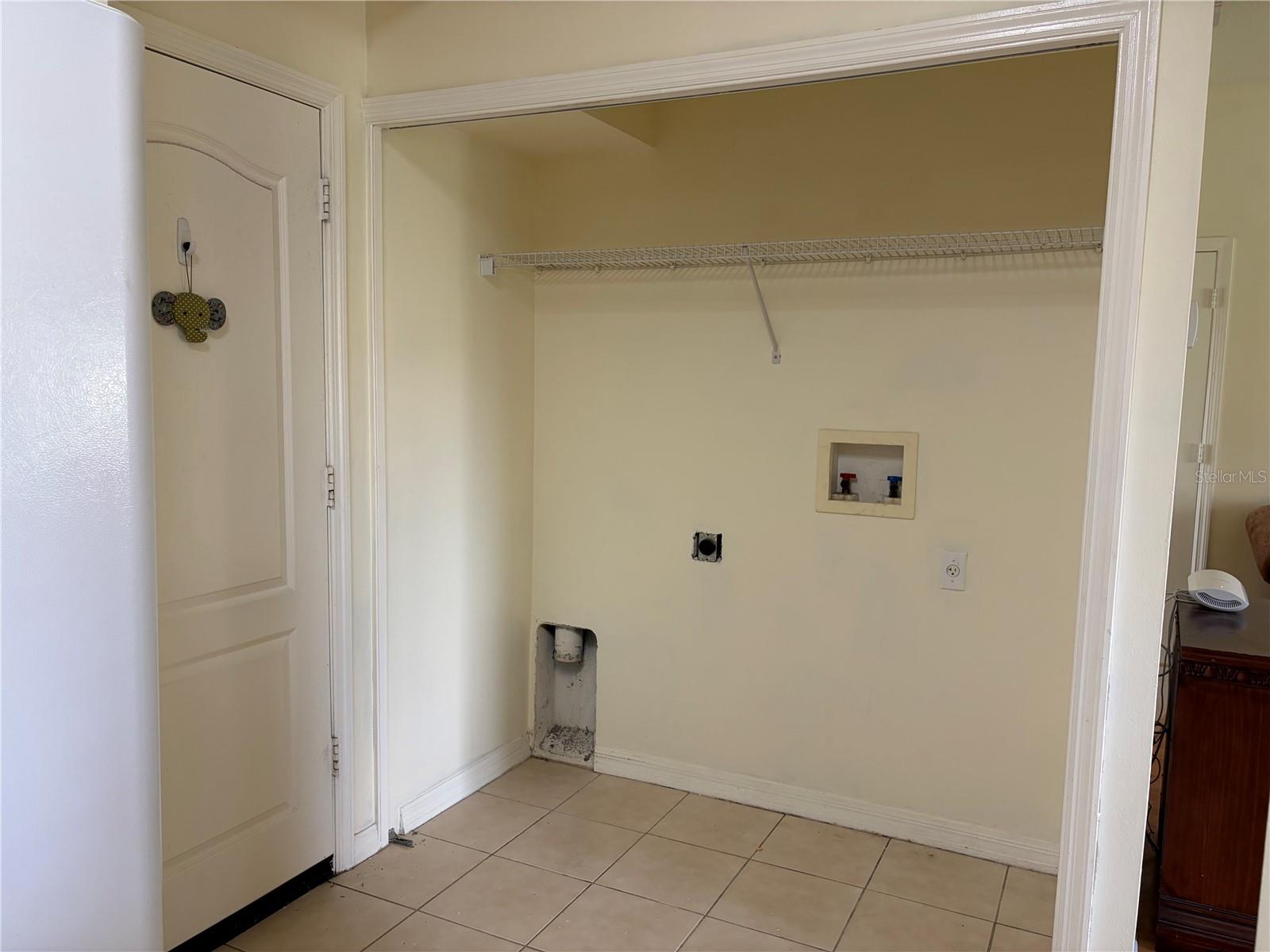 Image 12 of 43 For 8914 Iron Oak