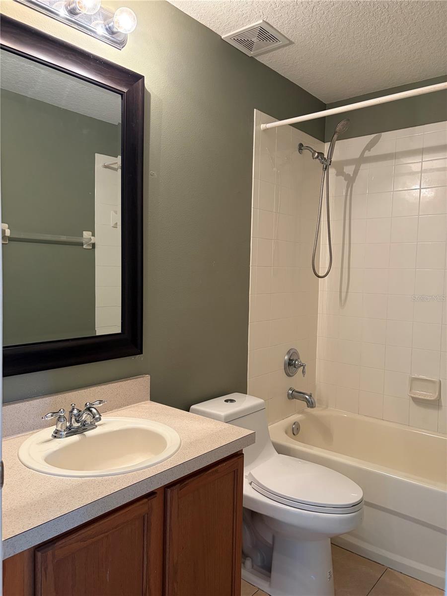 Image 14 of 43 For 8914 Iron Oak