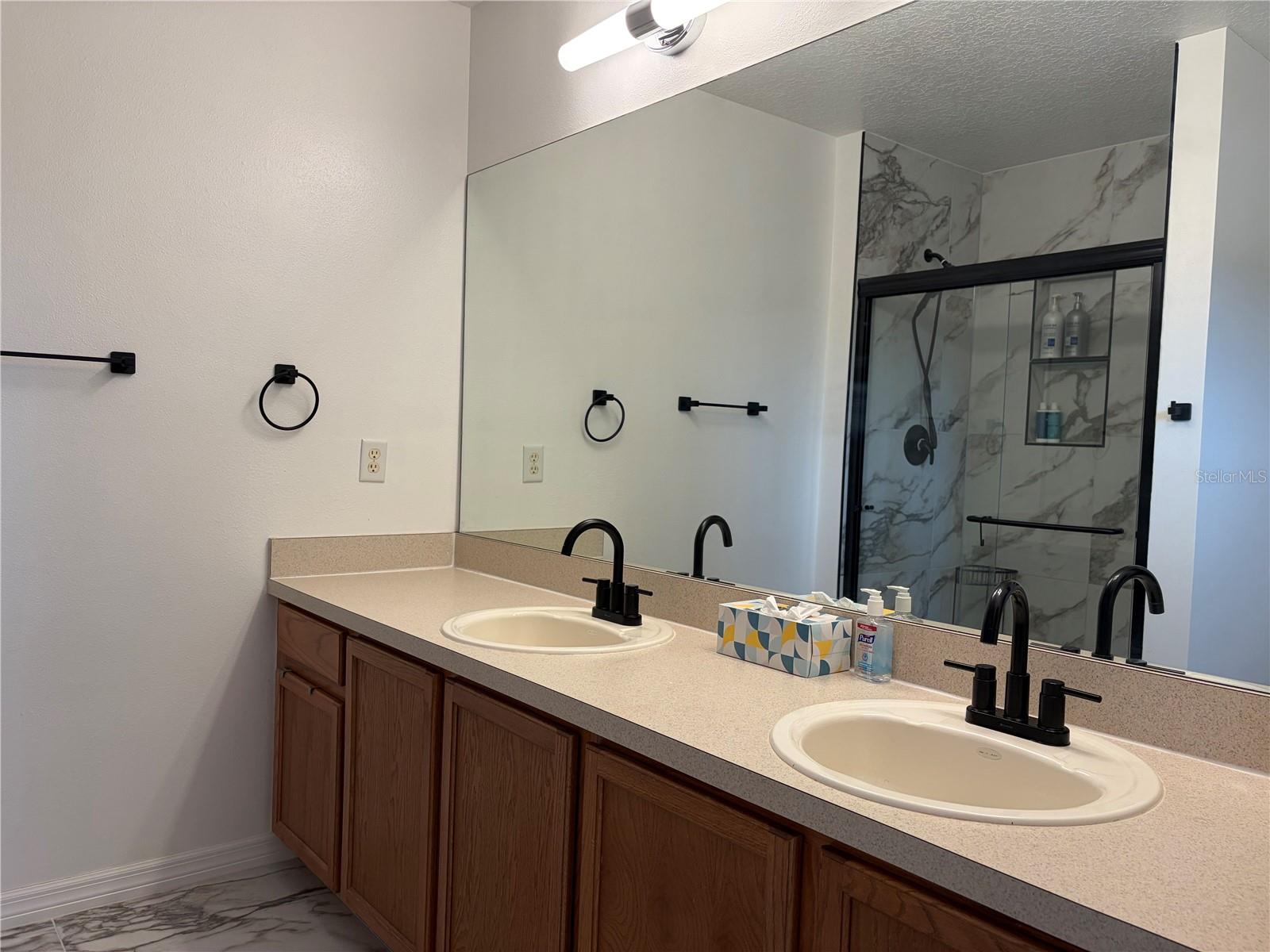 Image 16 of 43 For 8914 Iron Oak