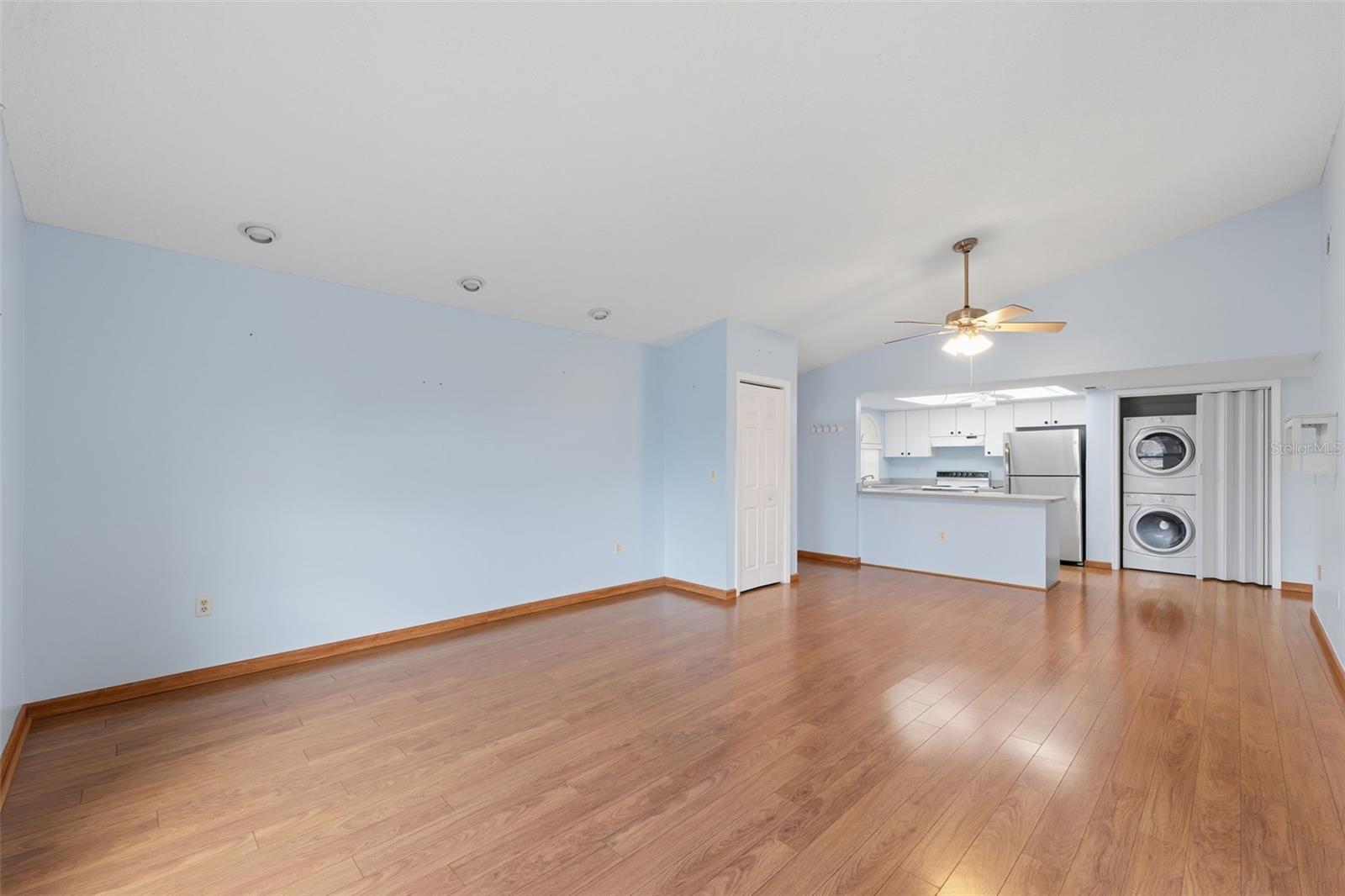 Image 27 of 39 For 9151 Lingrove Road