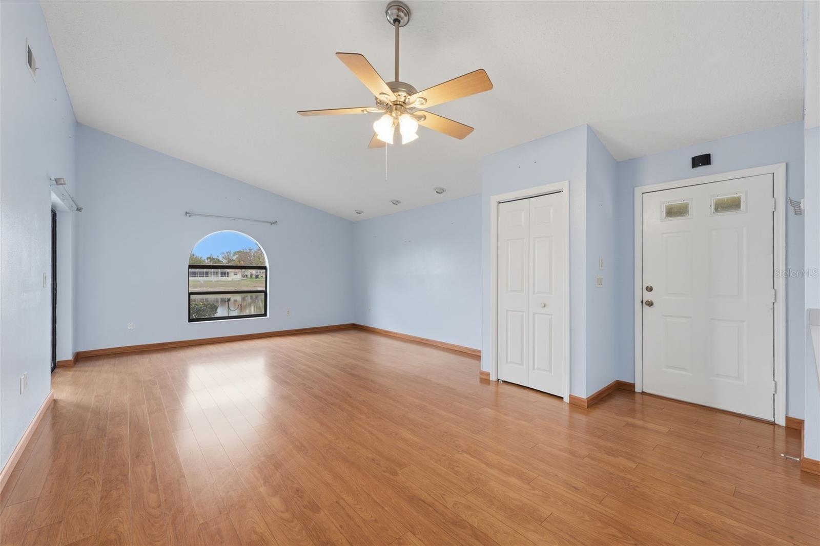 Image 29 of 39 For 9151 Lingrove Road