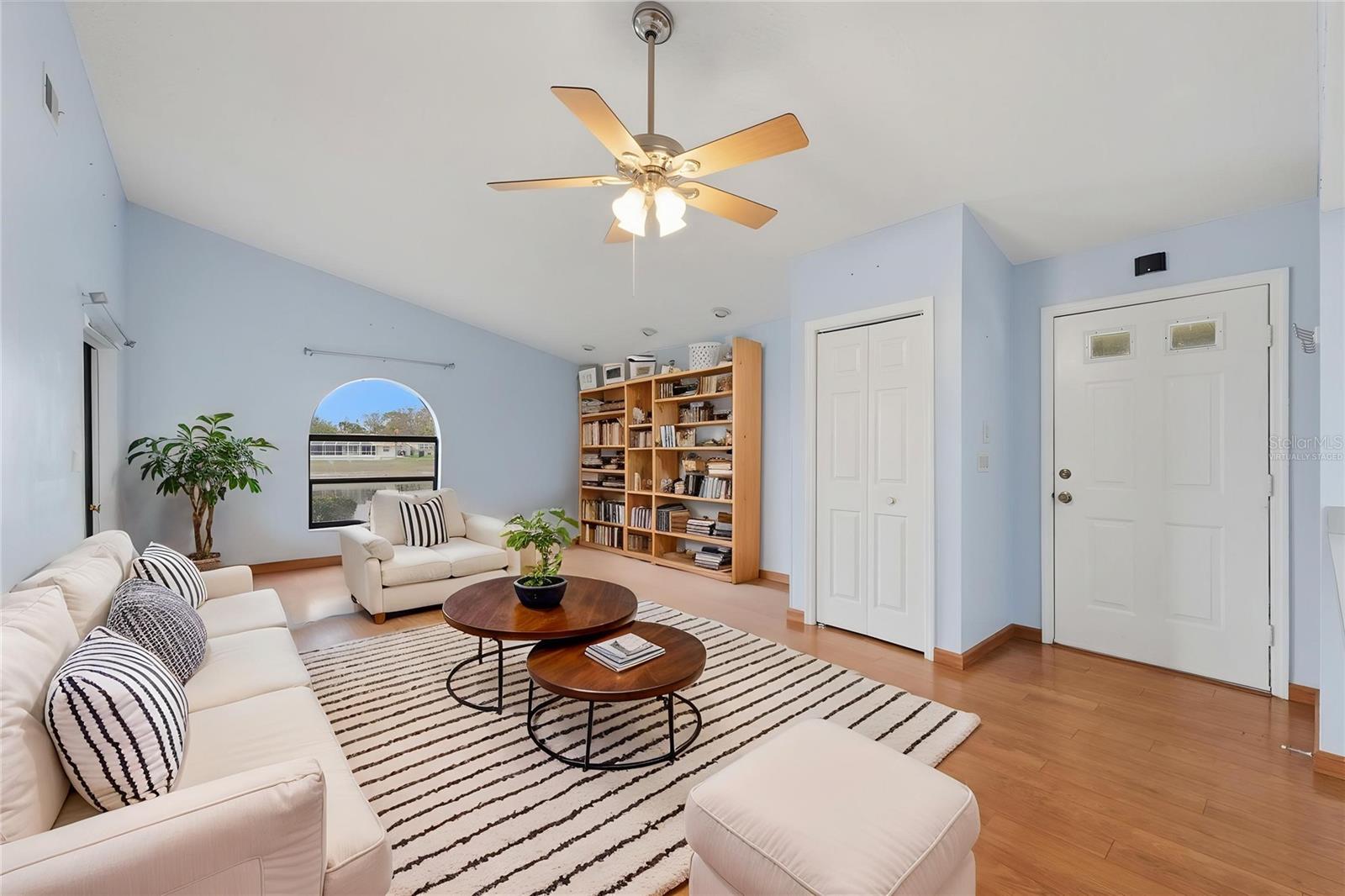 Image 4 of 39 For 9151 Lingrove Road