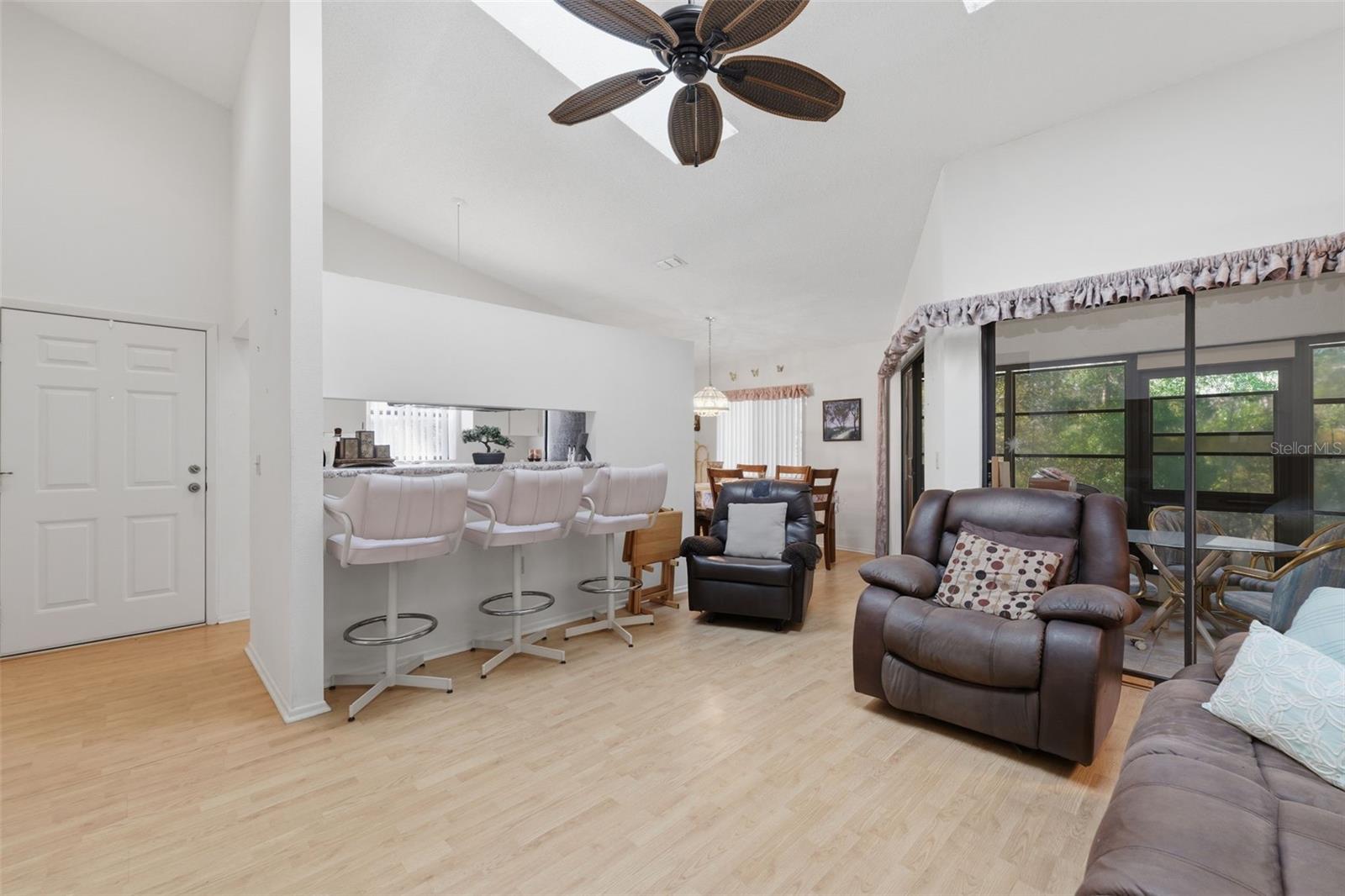 Listing photo id 8 for 9484 Nakoma Way 9484