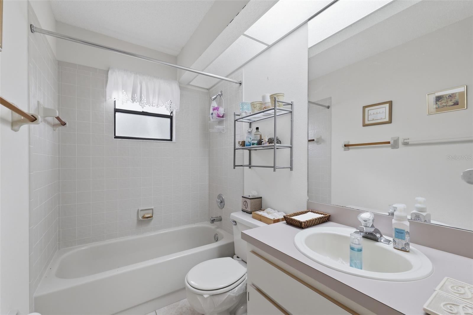 Listing photo id 12 for 9484 Nakoma Way 9484