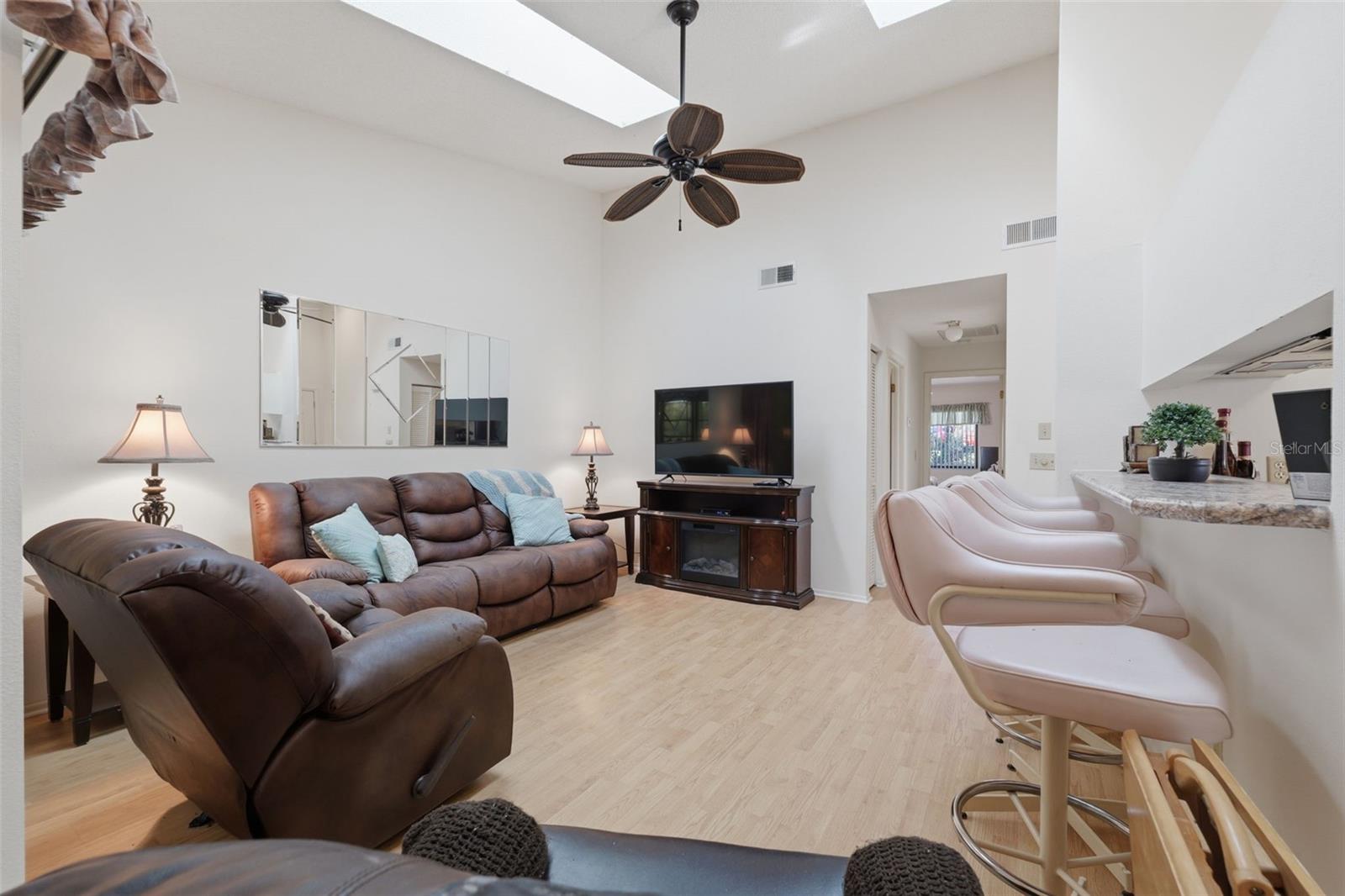 Listing photo id 5 for 9484 Nakoma Way 9484