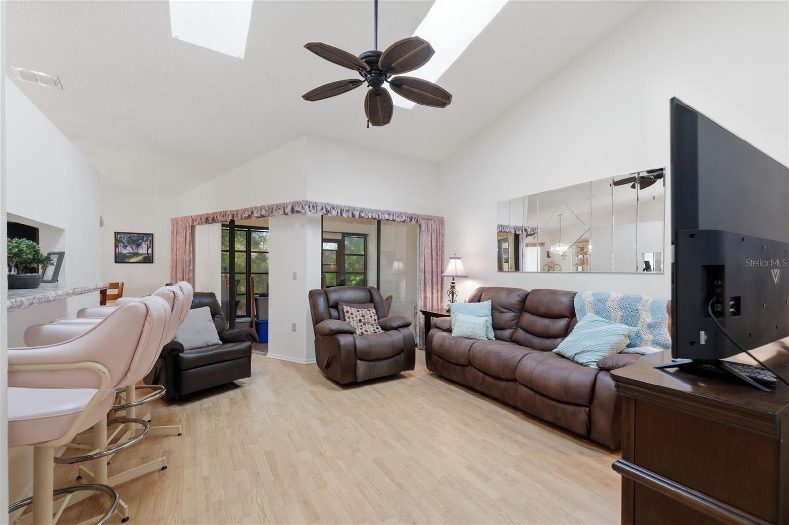 Listing photo id 6 for 9484 Nakoma Way 9484