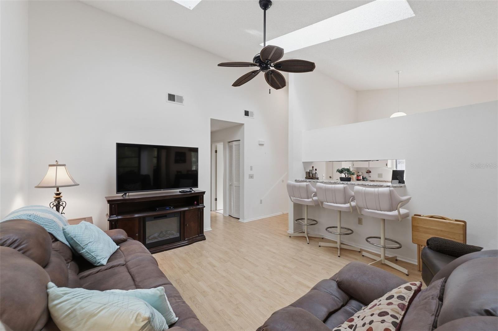 Listing photo id 7 for 9484 Nakoma Way 9484