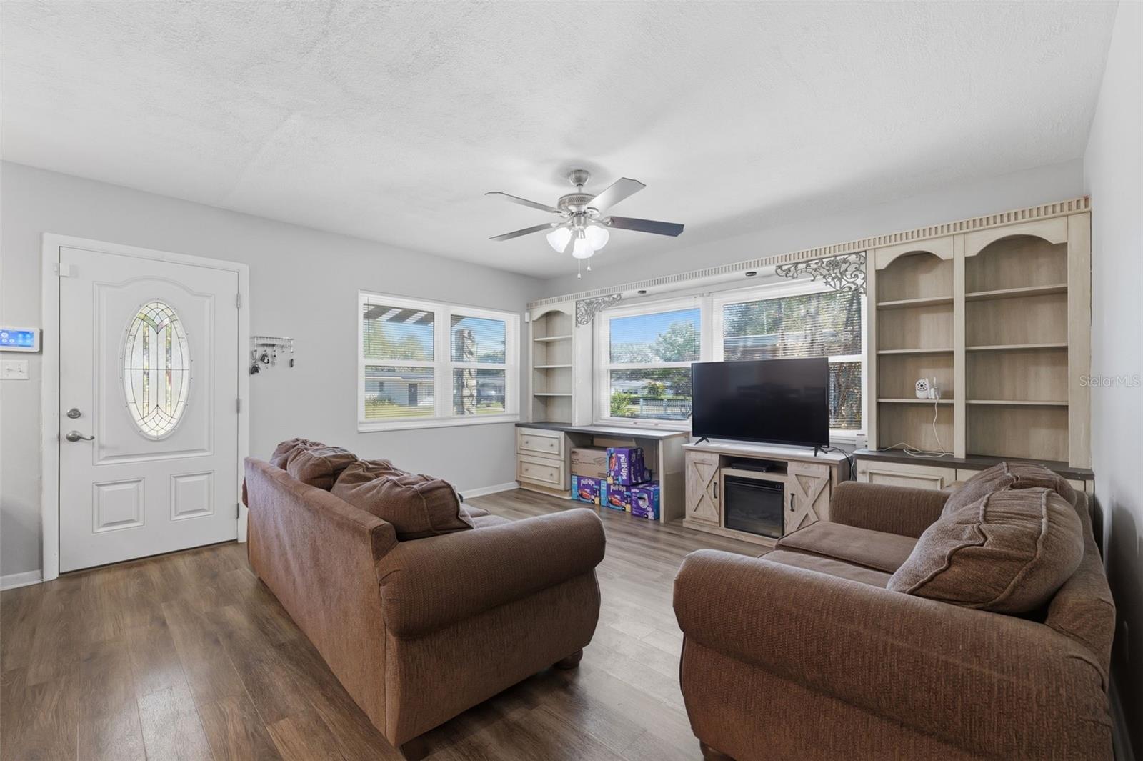 Image 10 of 51 For 8001 Ola Avenue