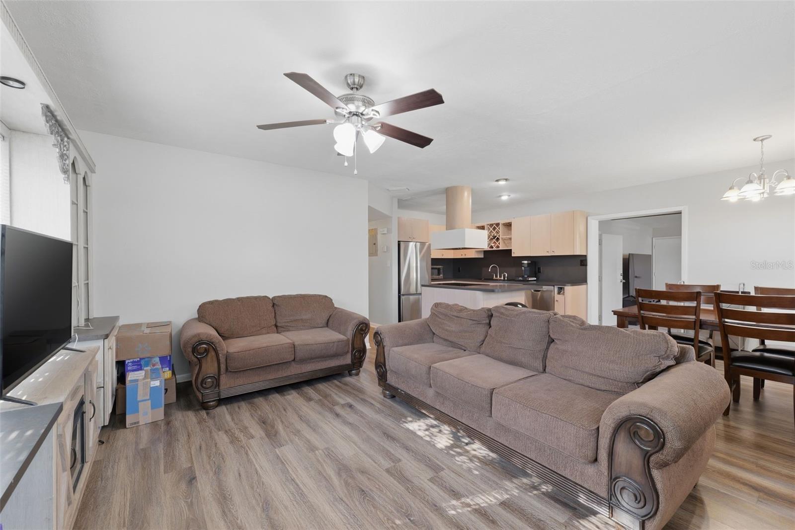 Image 11 of 51 For 8001 Ola Avenue