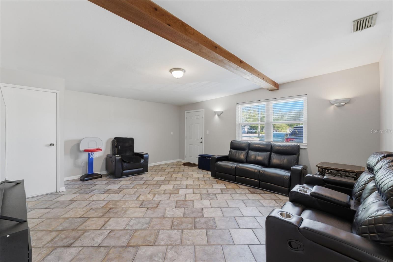 Image 18 of 51 For 8001 Ola Avenue