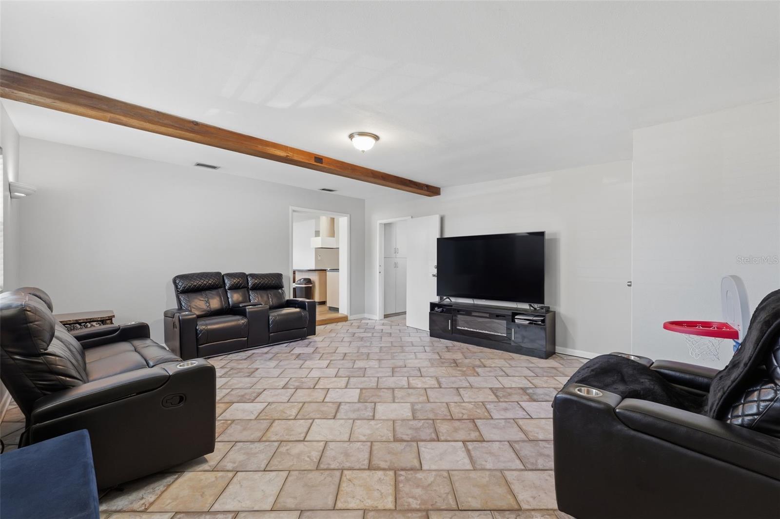 Image 19 of 51 For 8001 Ola Avenue